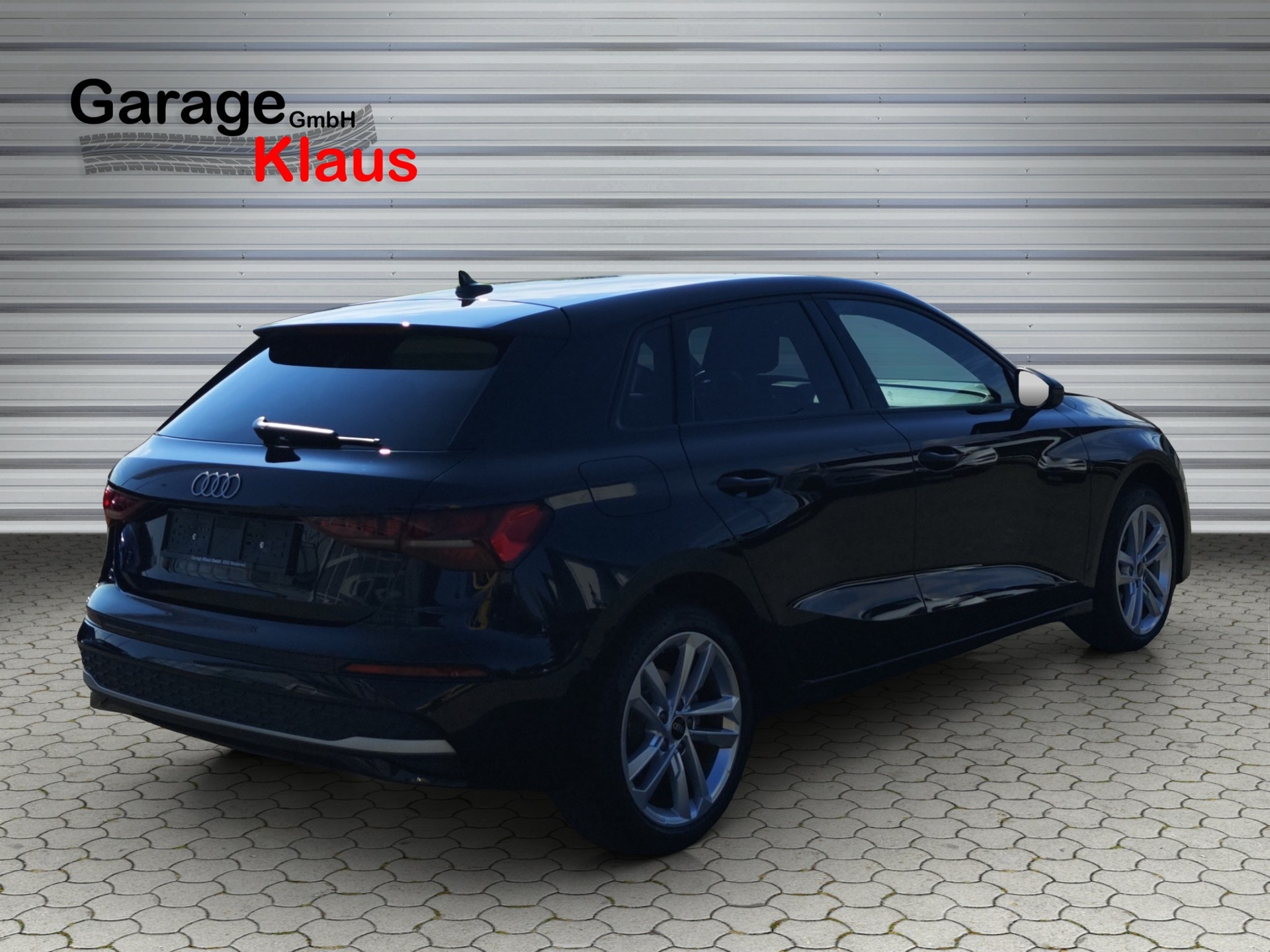 AUDI A3 Sportback 35 TFSI Attraction S-tronic-image-5