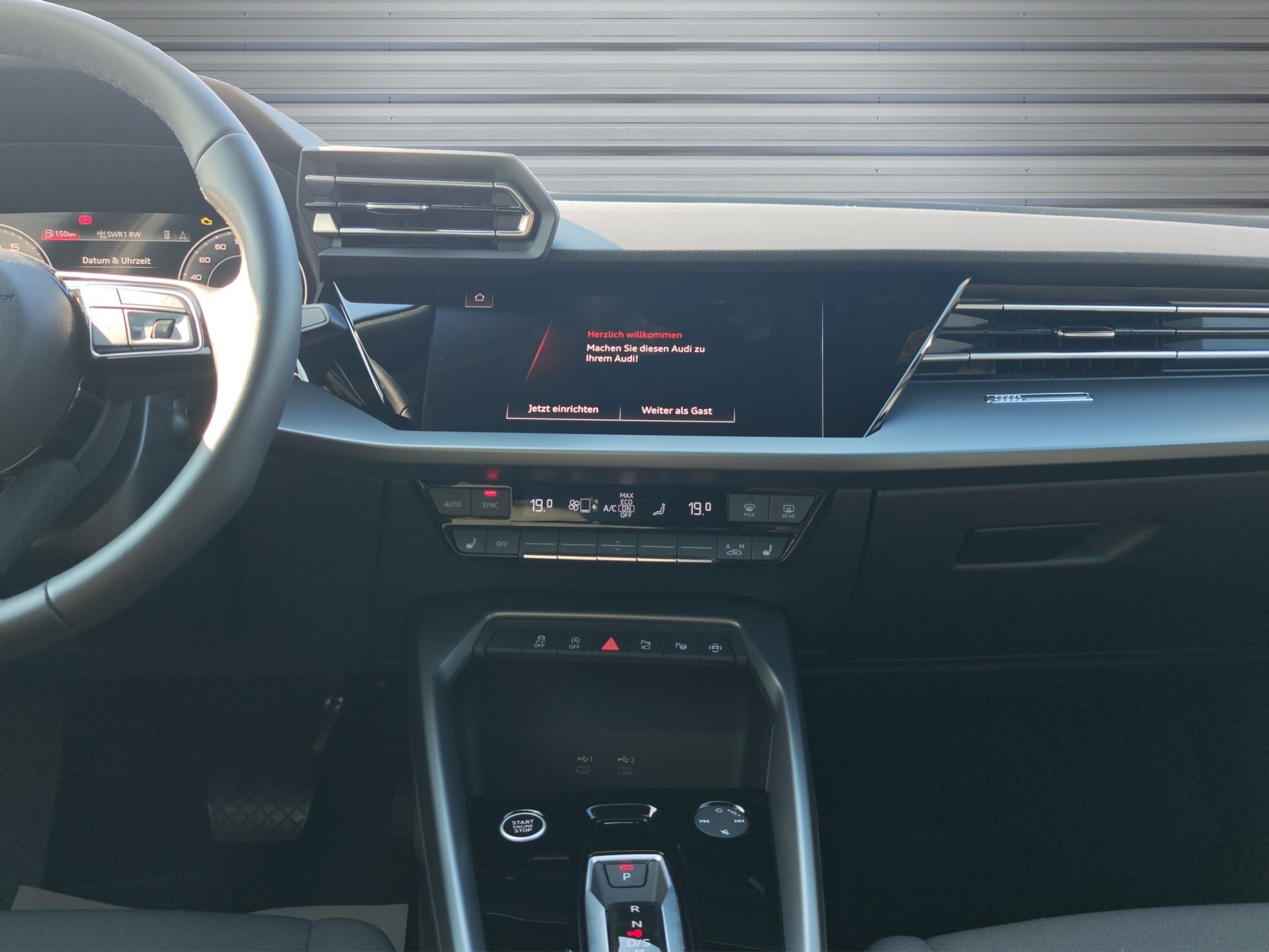 AUDI A3 Sportback 35 TFSI Attraction S-tronic-image-10