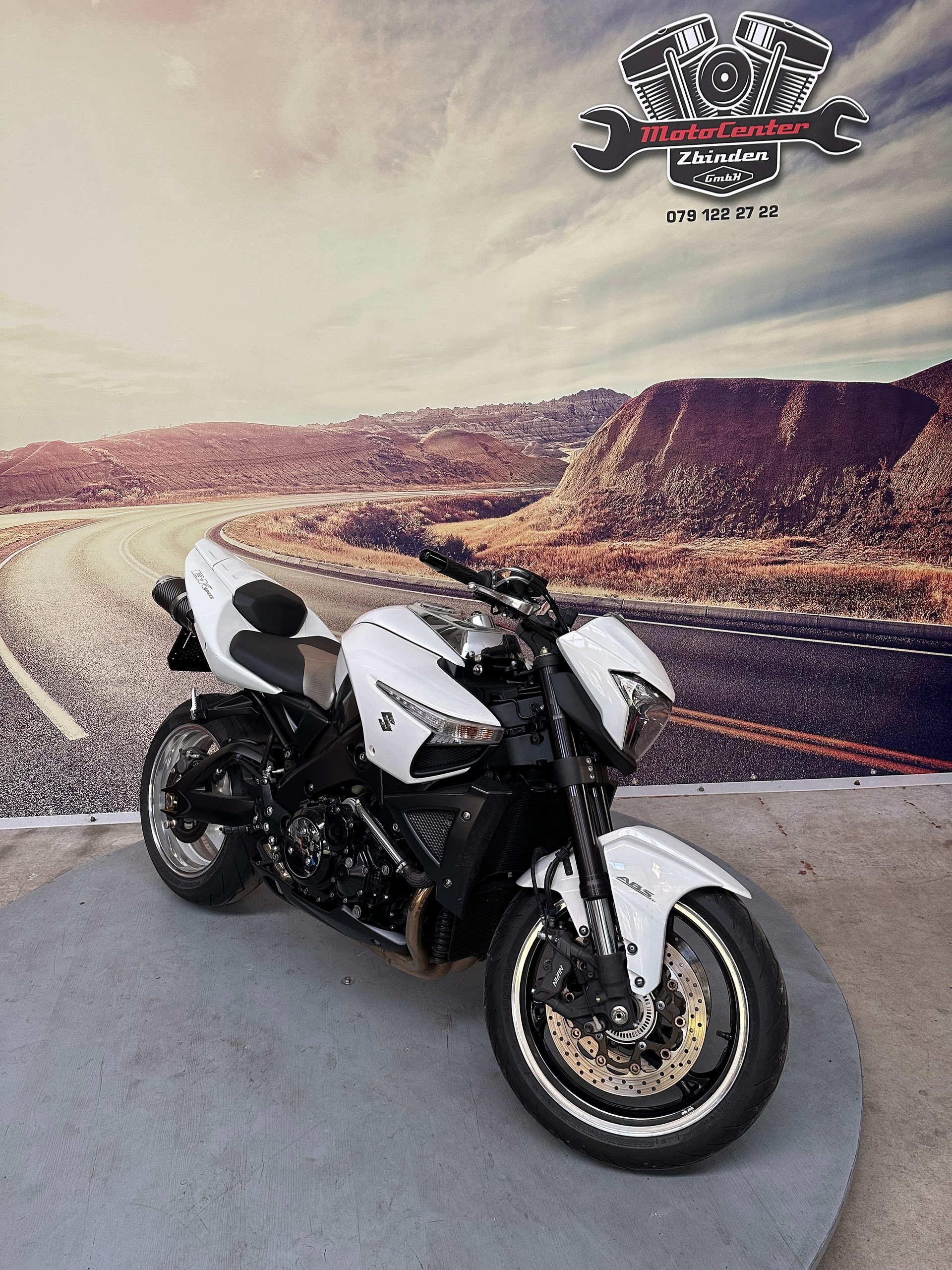 SUZUKI GSX 1300 B-King-showroom-element-1