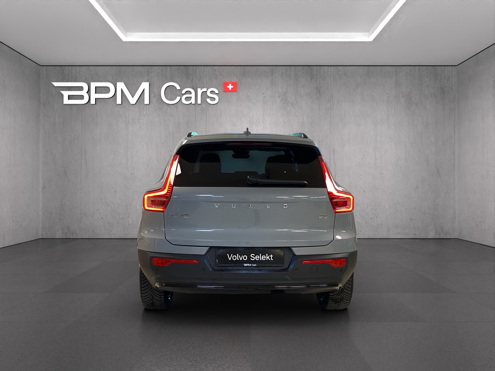 VOLVO XC40 B3 Benzin Mild Hybrid Plus Dark DCT-image-3
