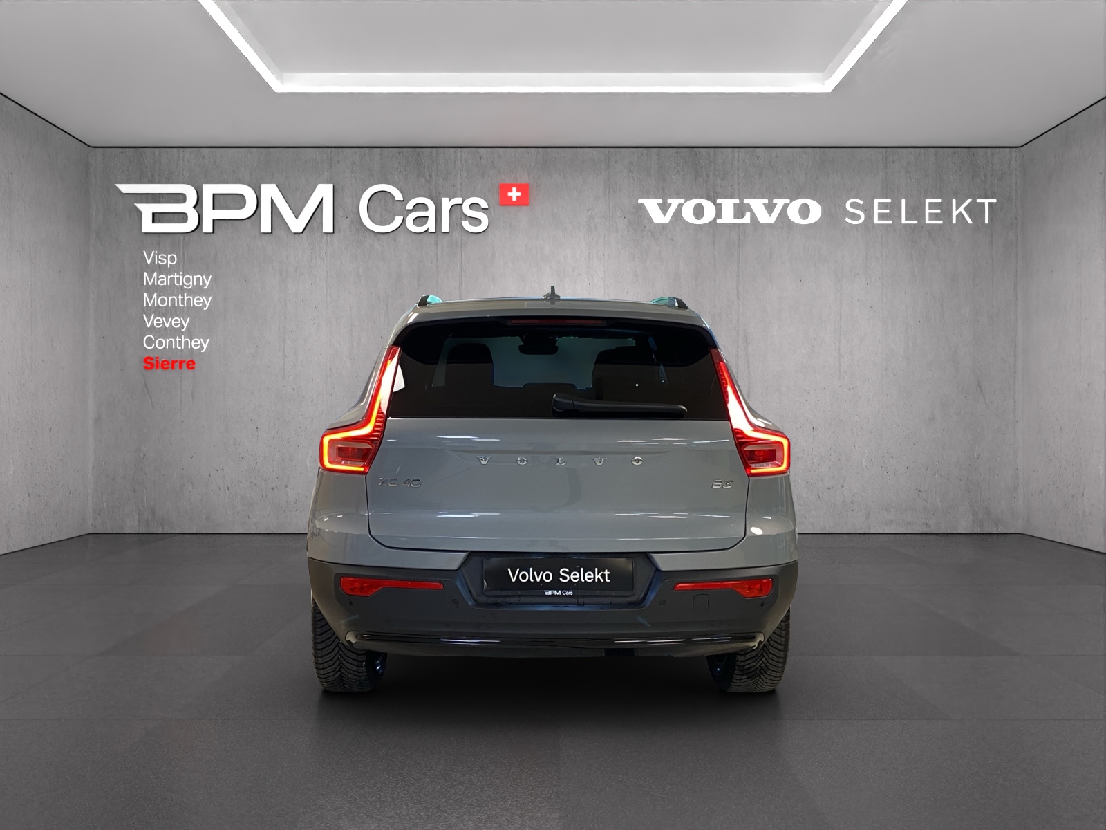 VOLVO XC40 B3 Benzin Mild Hybrid Plus Dark DCT-image-3