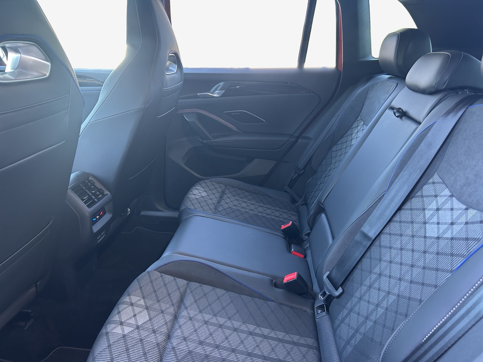 VW Tiguan 1.5 TSI evo2 eHybrid R-Line DSG-image-12
