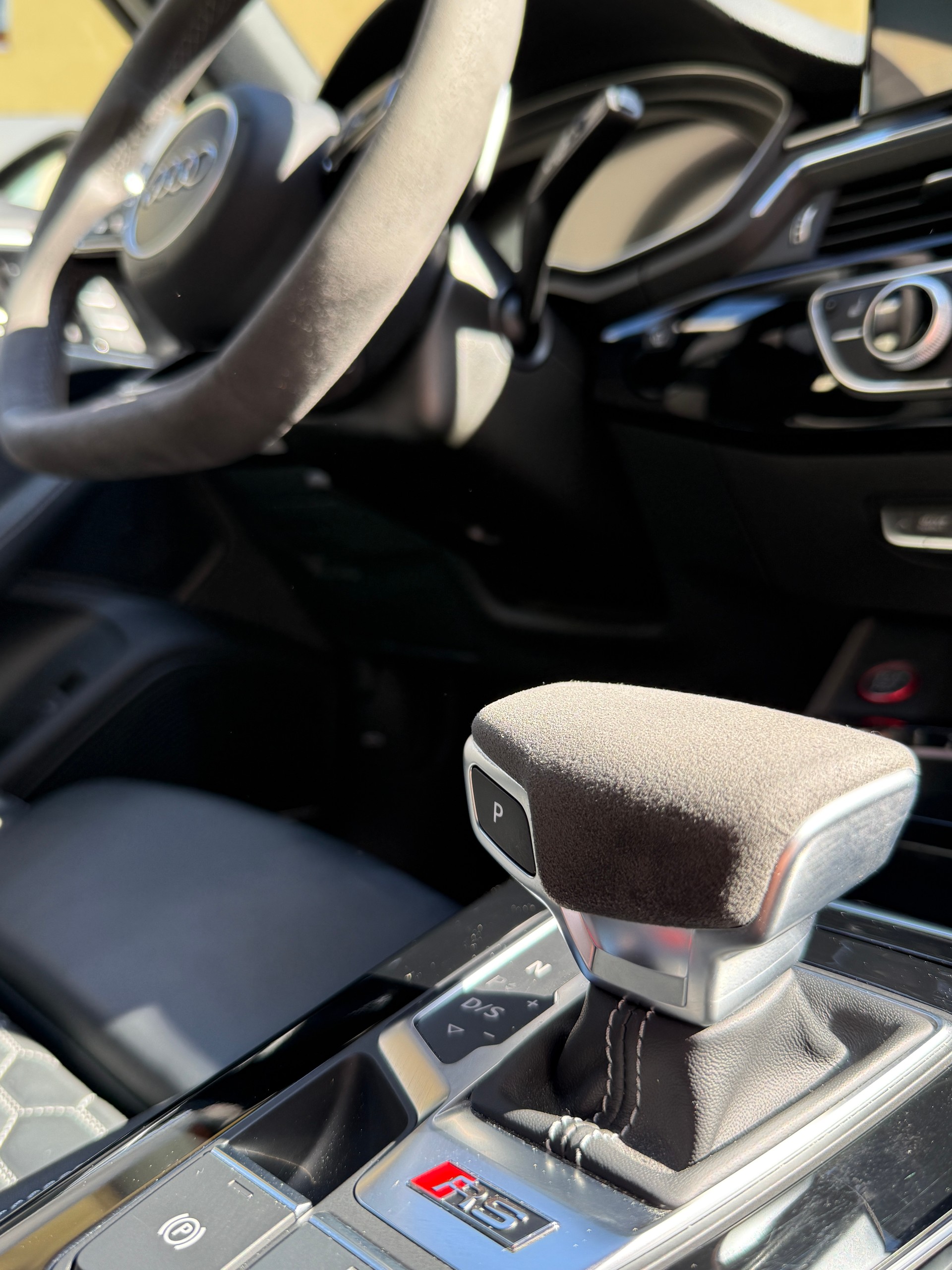 AUDI RS4 Avant quattro tiptronic-image-13