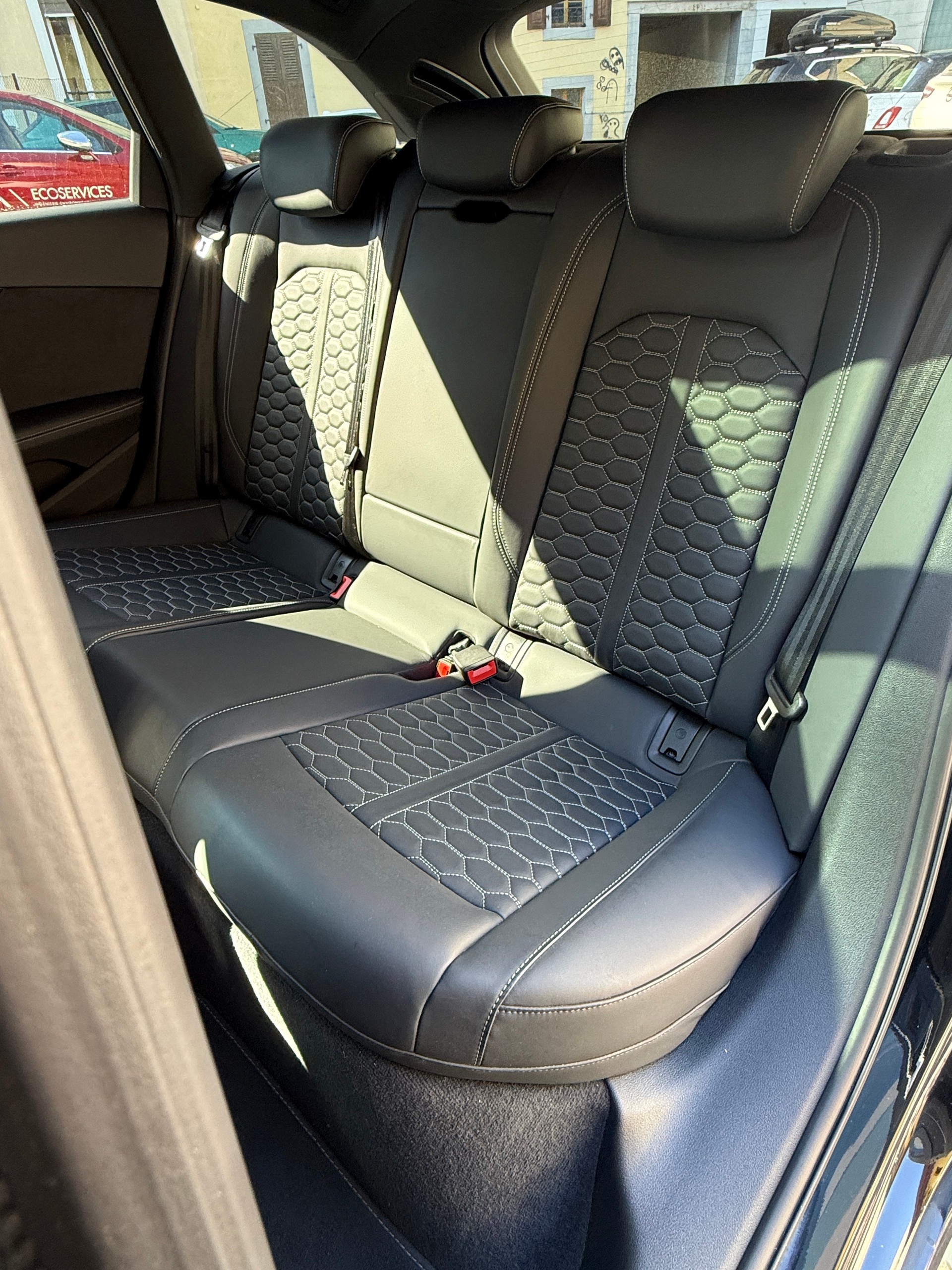 AUDI RS4 Avant quattro tiptronic-image-15