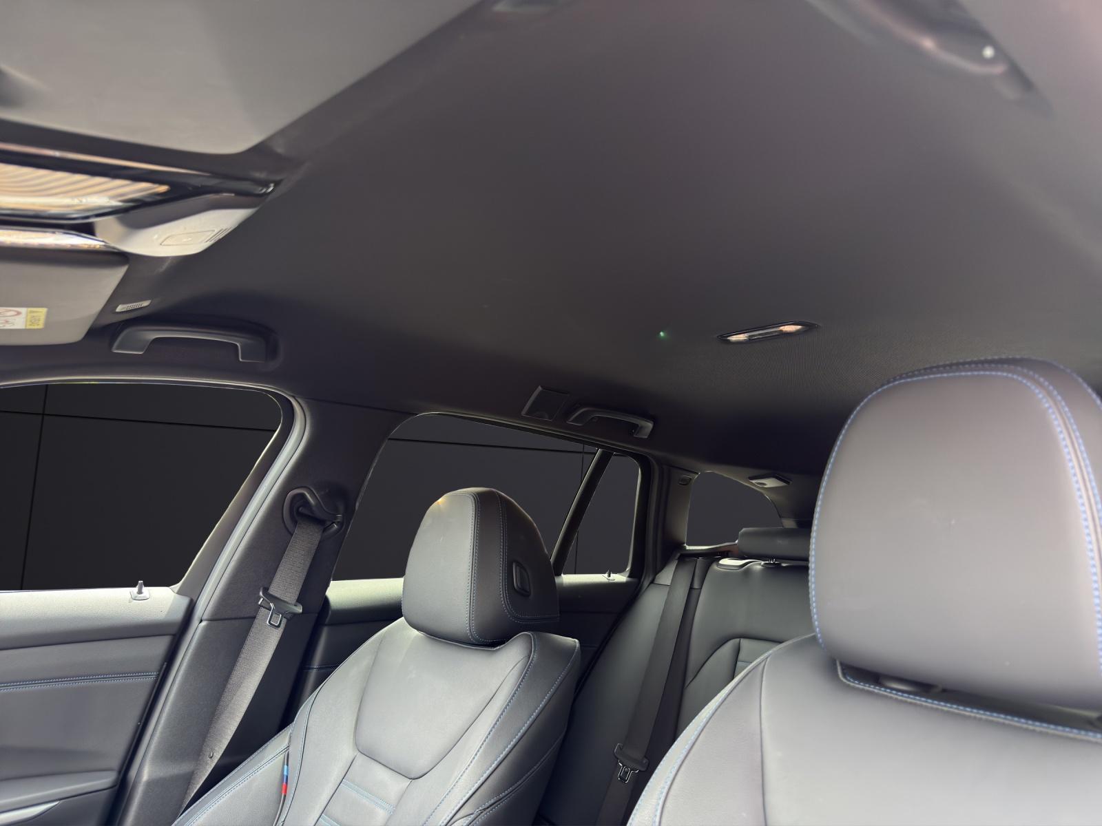 BMW 320d xDrive Touring-image-13