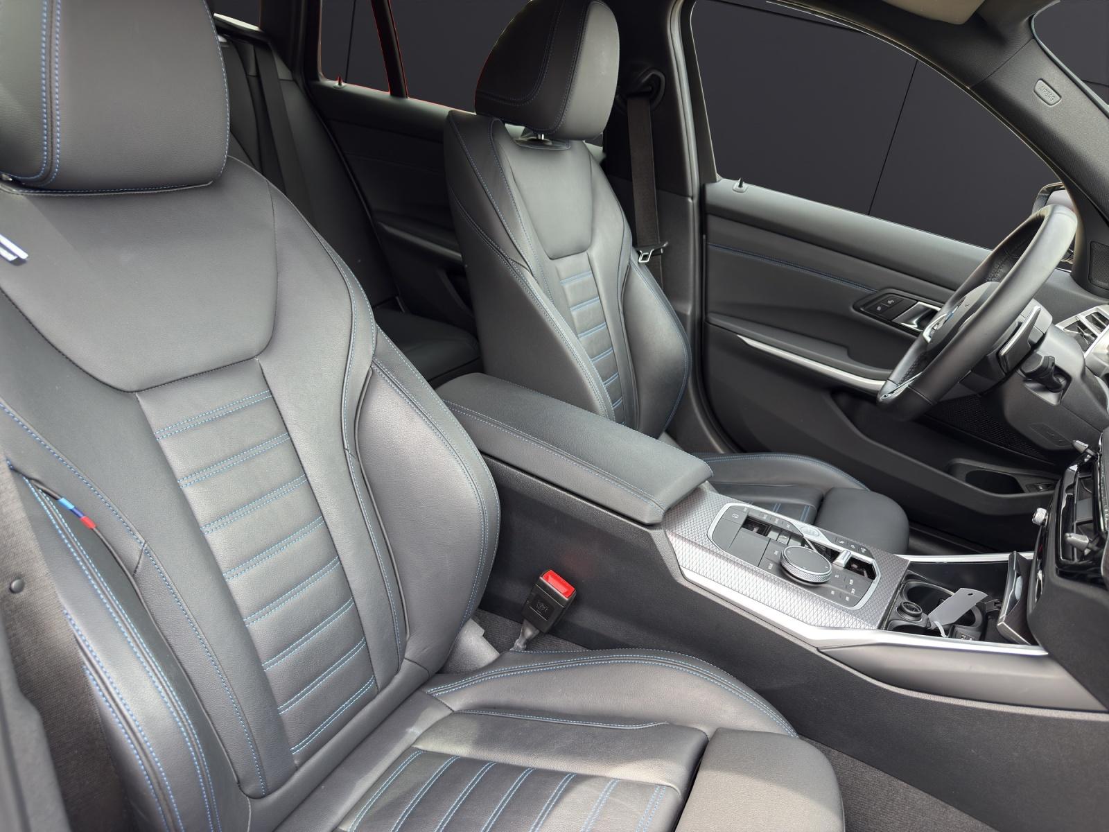 BMW 320d xDrive Touring-image-10
