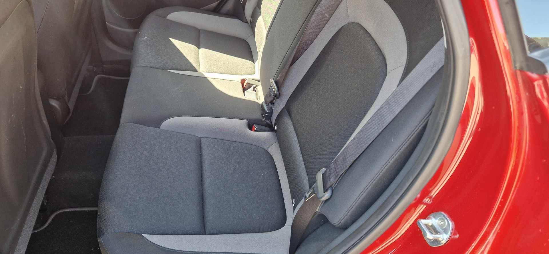 HYUNDAI Kona 1.6 T-GDi Launch 4WD DCT-image-8