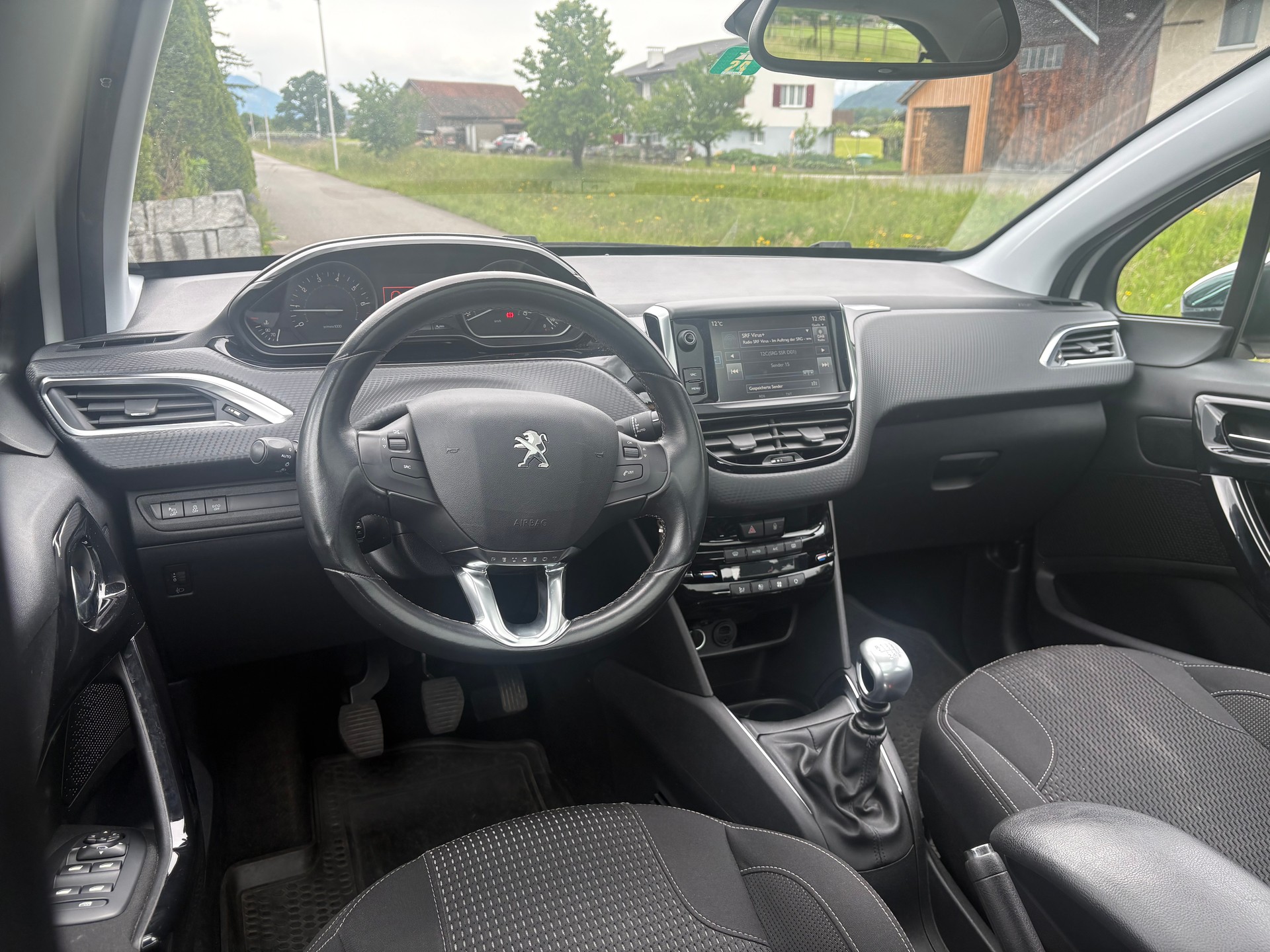 PEUGEOT 208 1.6 THP Allure-image-5