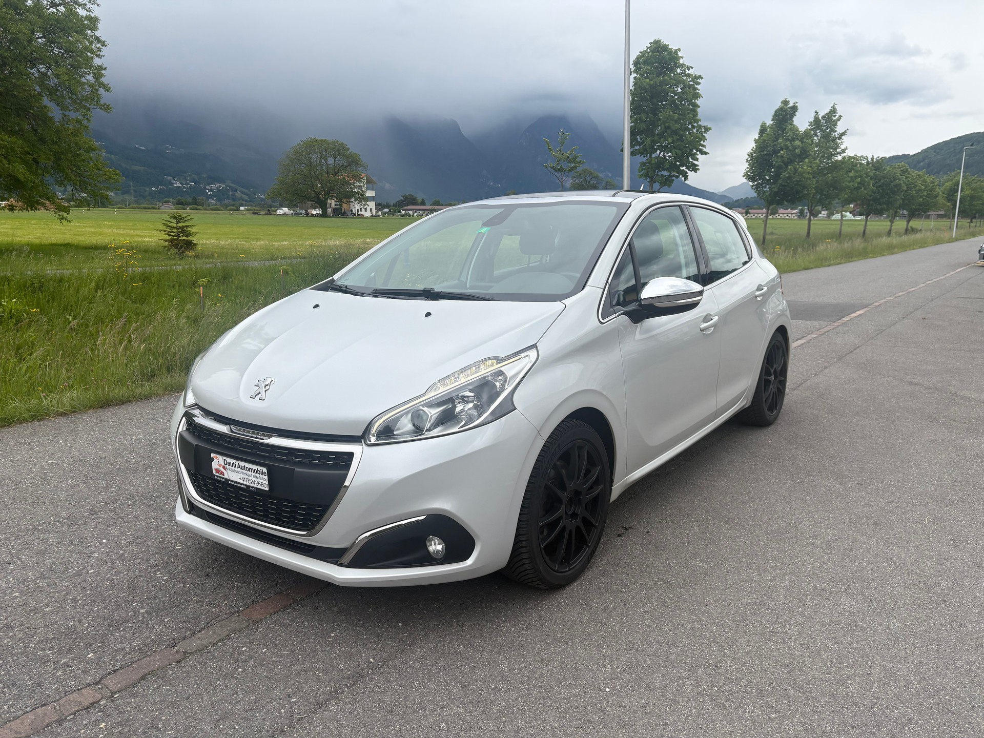PEUGEOT 208 1.6 THP Allure