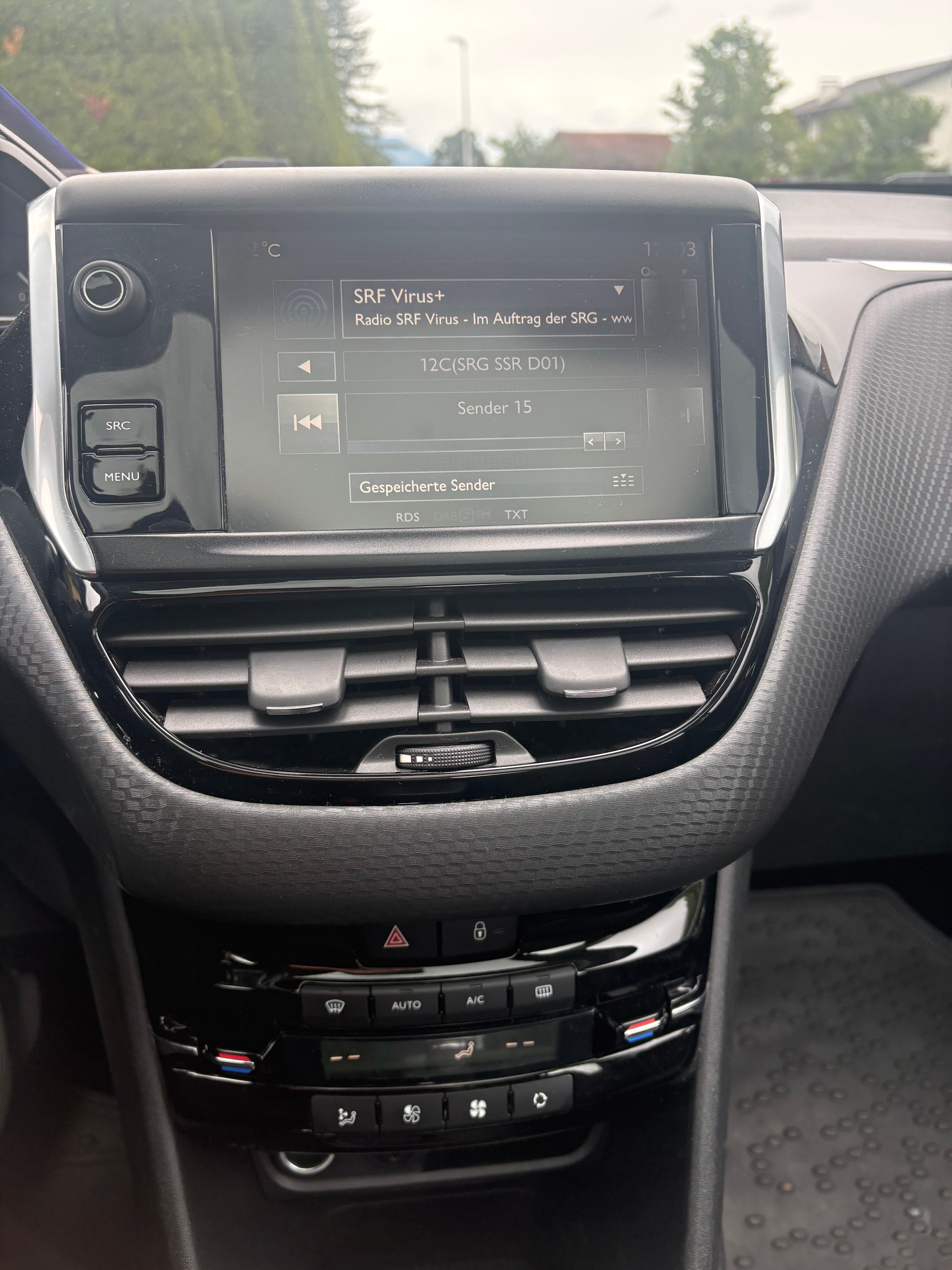 PEUGEOT 208 1.6 THP Allure-image-7