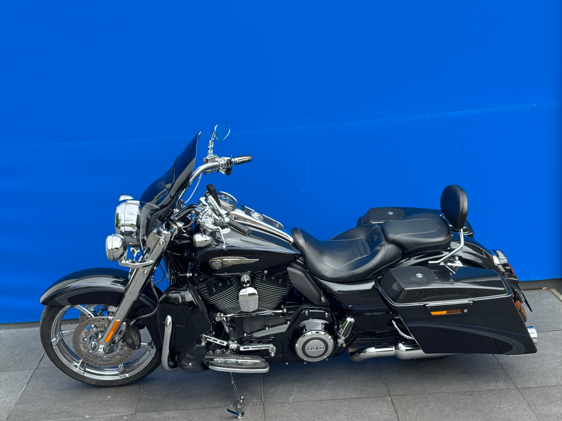 HARLEY-DAVIDSON FLHRSE5 Road King ABS CVO Screamin Eagle Anniv.-image-11