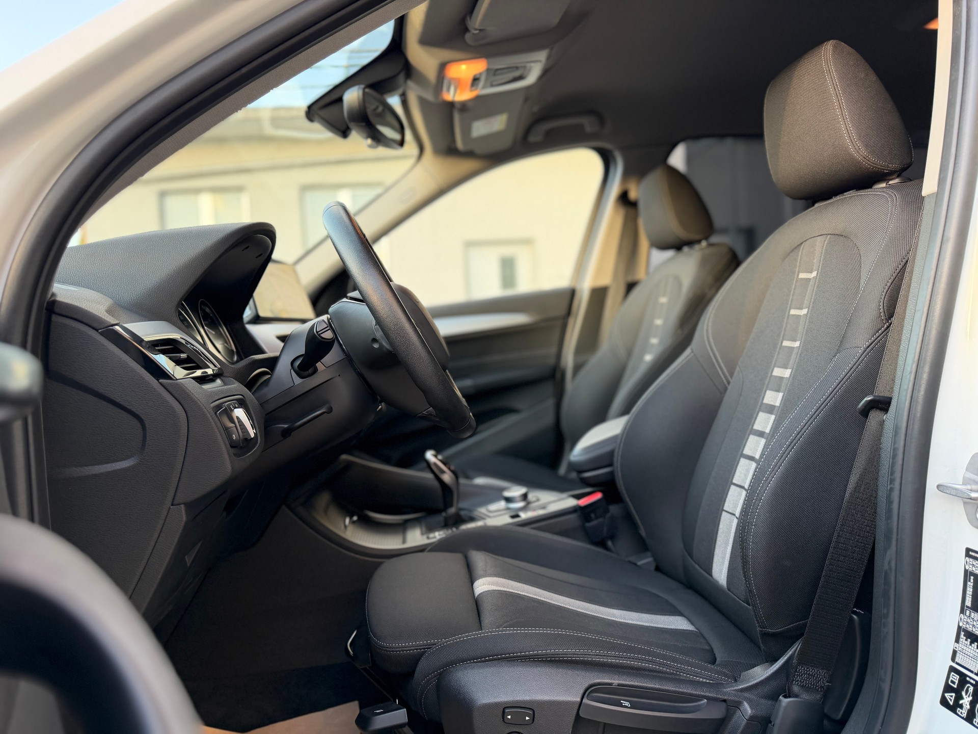 BMW X1 xDrive 18d Essential Edition Steptronic-image-10