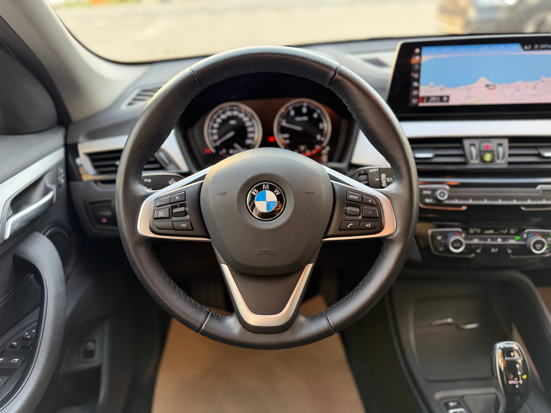BMW X1 xDrive 18d Essential Edition Steptronic-image-16
