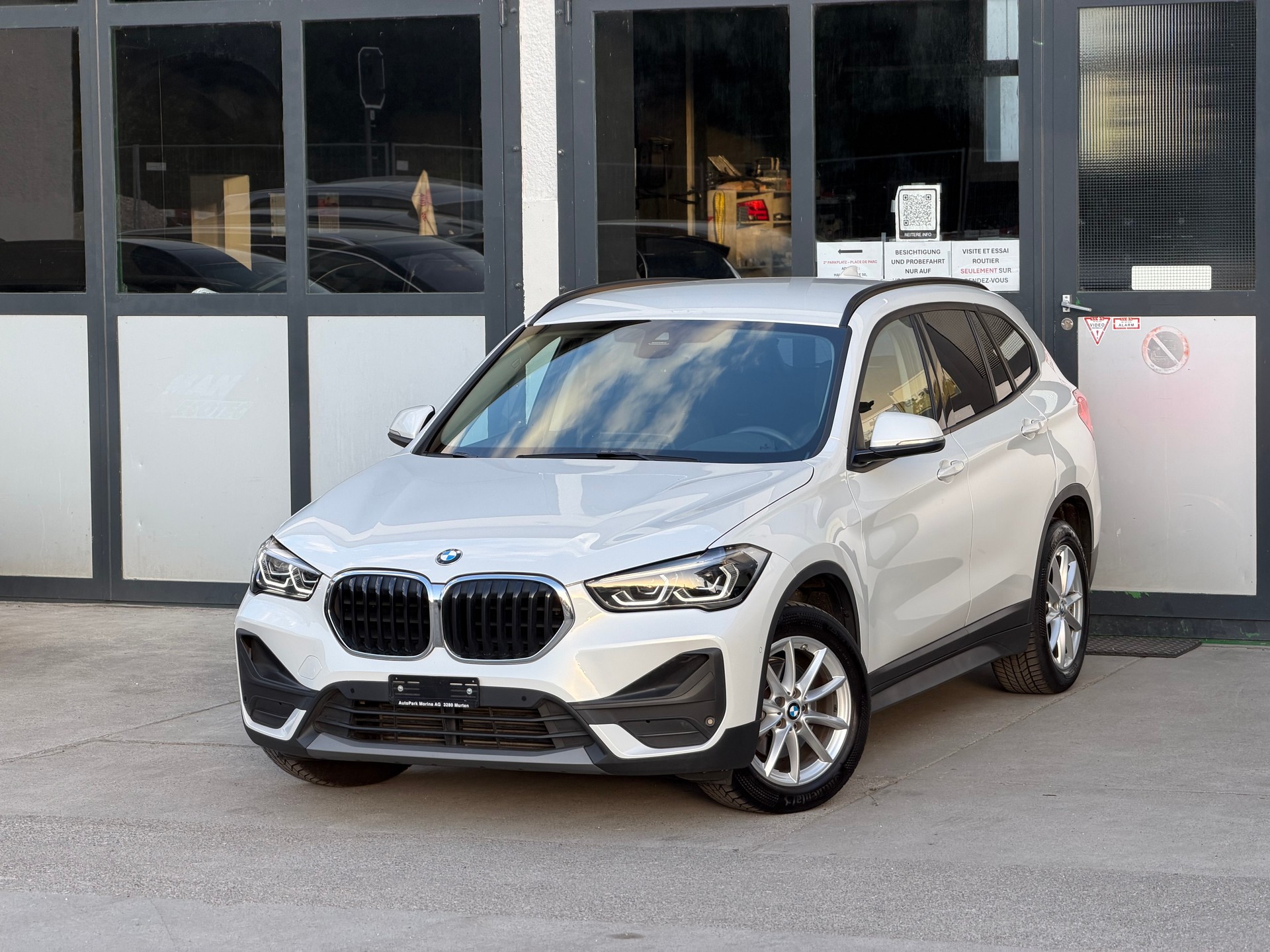 BMW X1 xDrive 18d Essential Edition Steptronic-image-0