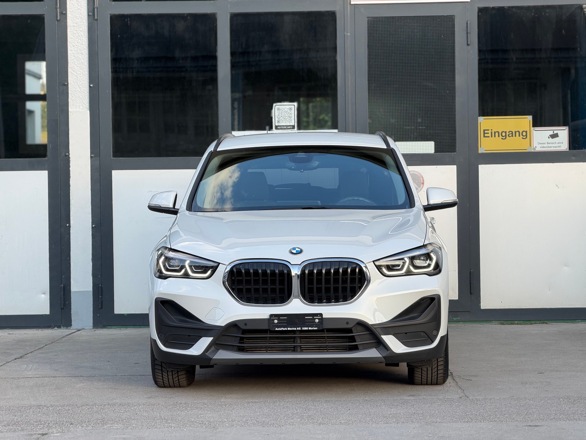 BMW X1 xDrive 18d Essential Edition Steptronic-image-2