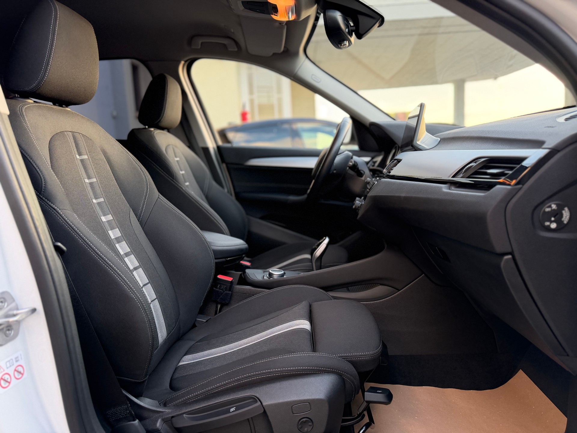 BMW X1 xDrive 18d Essential Edition Steptronic-image-14