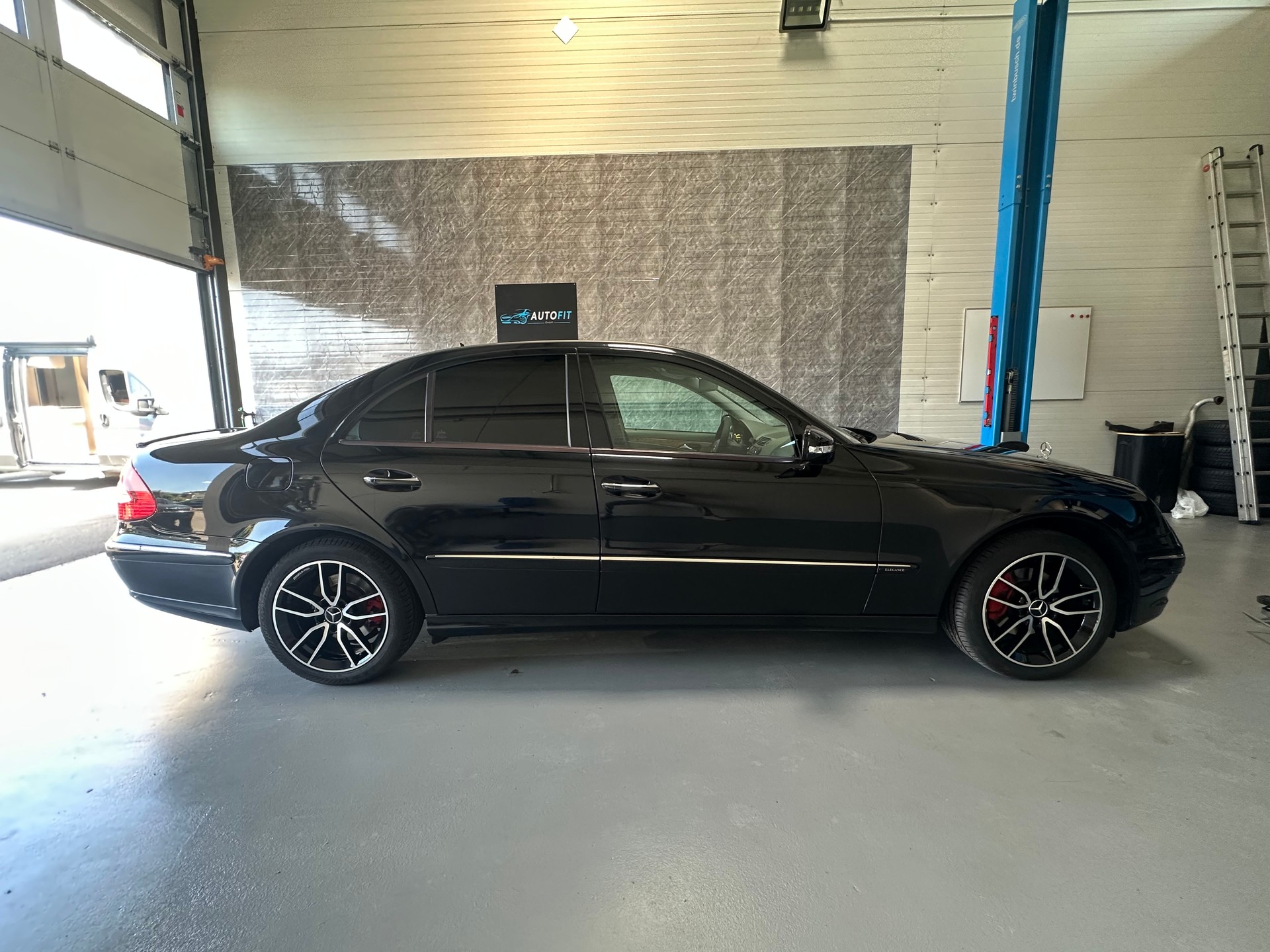 MERCEDES-BENZ E 320 CDI Elégance 7G-Tronic-image-3