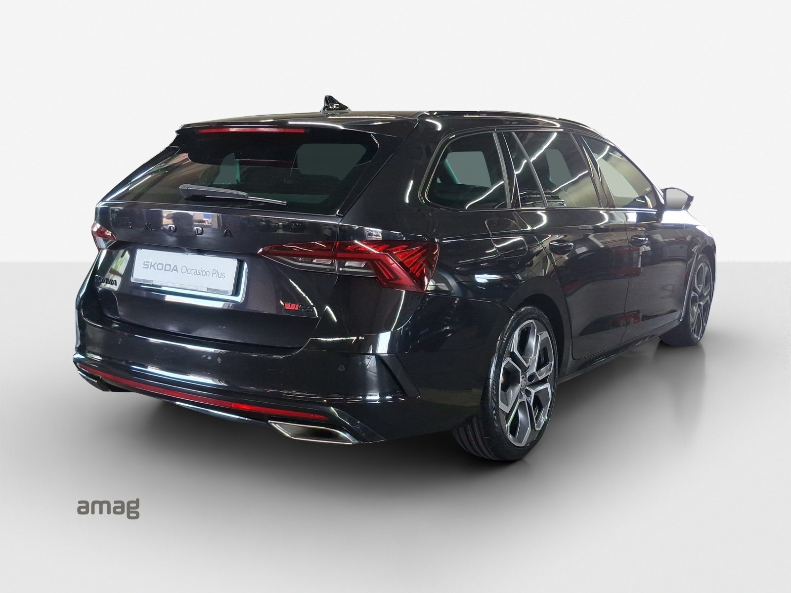 SKODA Octavia Combi 2.0 TSI DSG RS-image-4