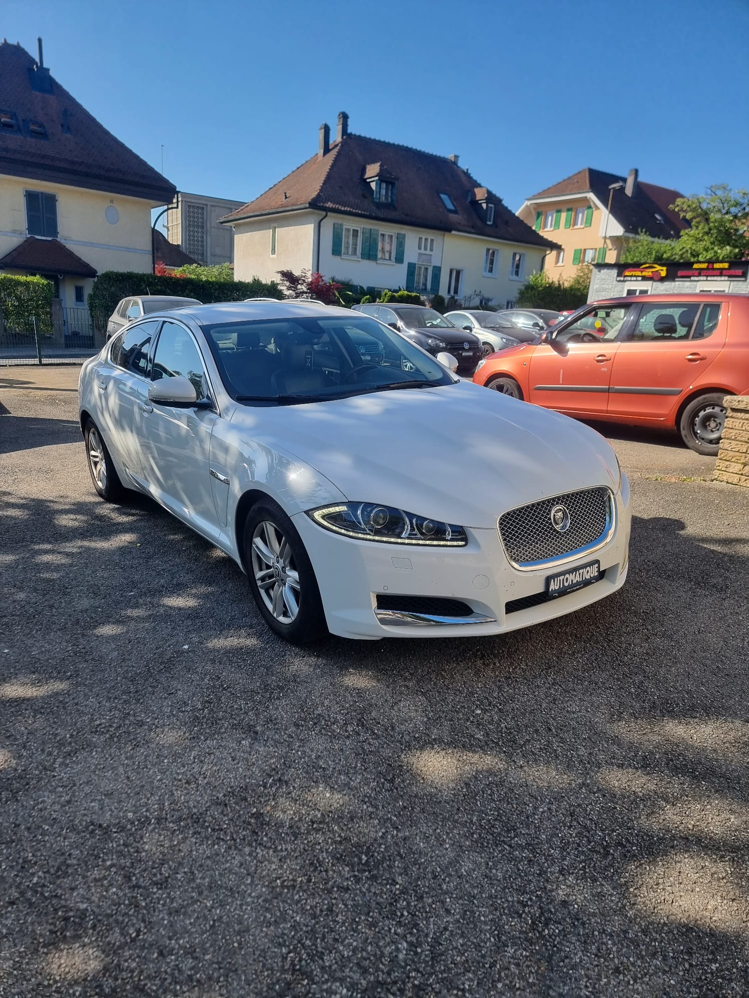 JAGUAR XF 2.2d-image-1