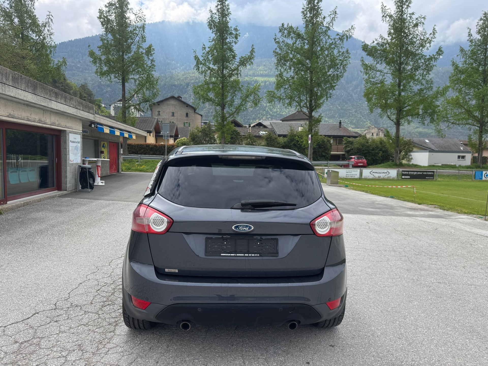 FORD Kuga 2.5 Turbo Carving 4WD-image-5