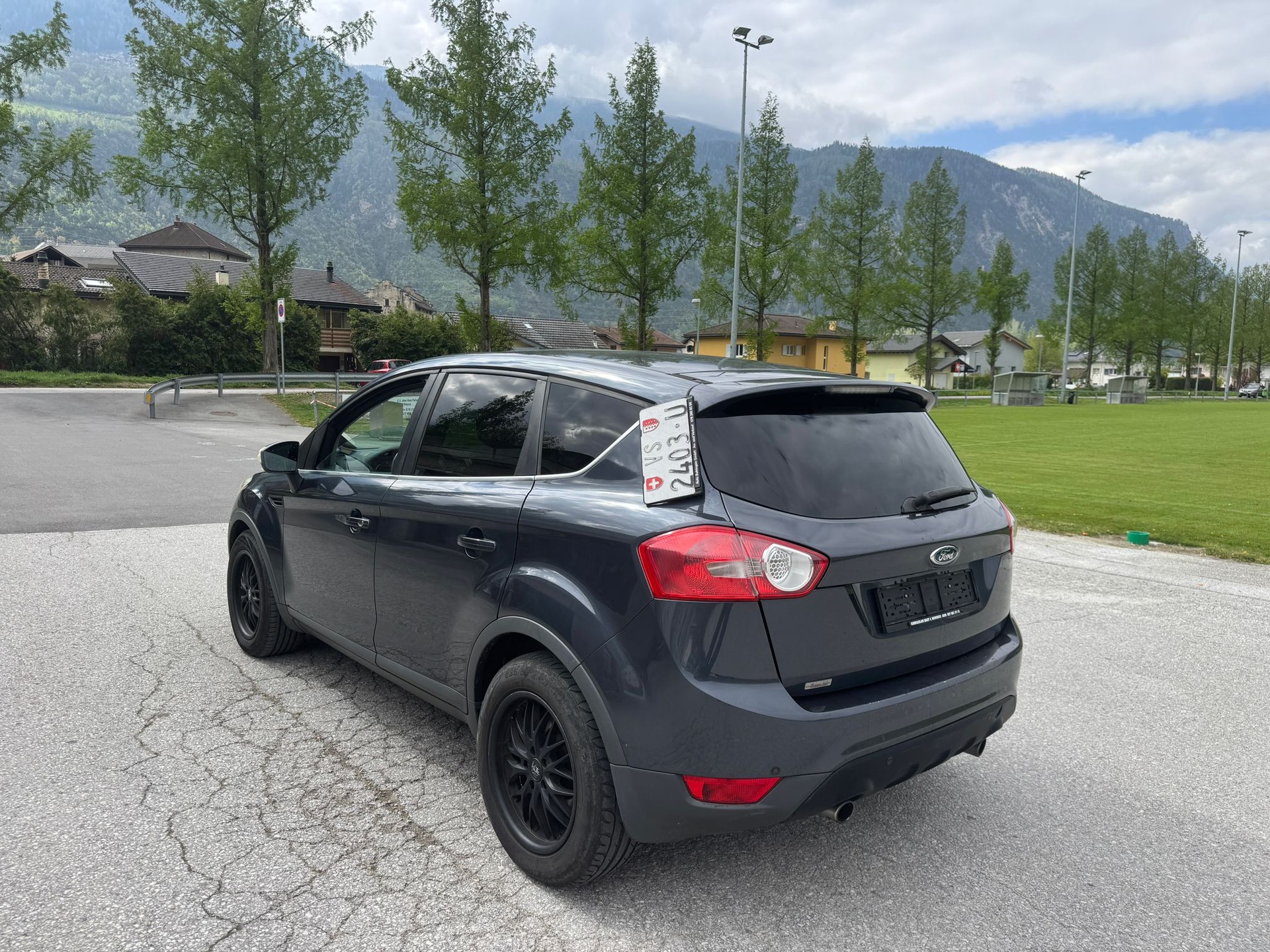 FORD Kuga 2.5 Turbo Carving 4WD-image-3