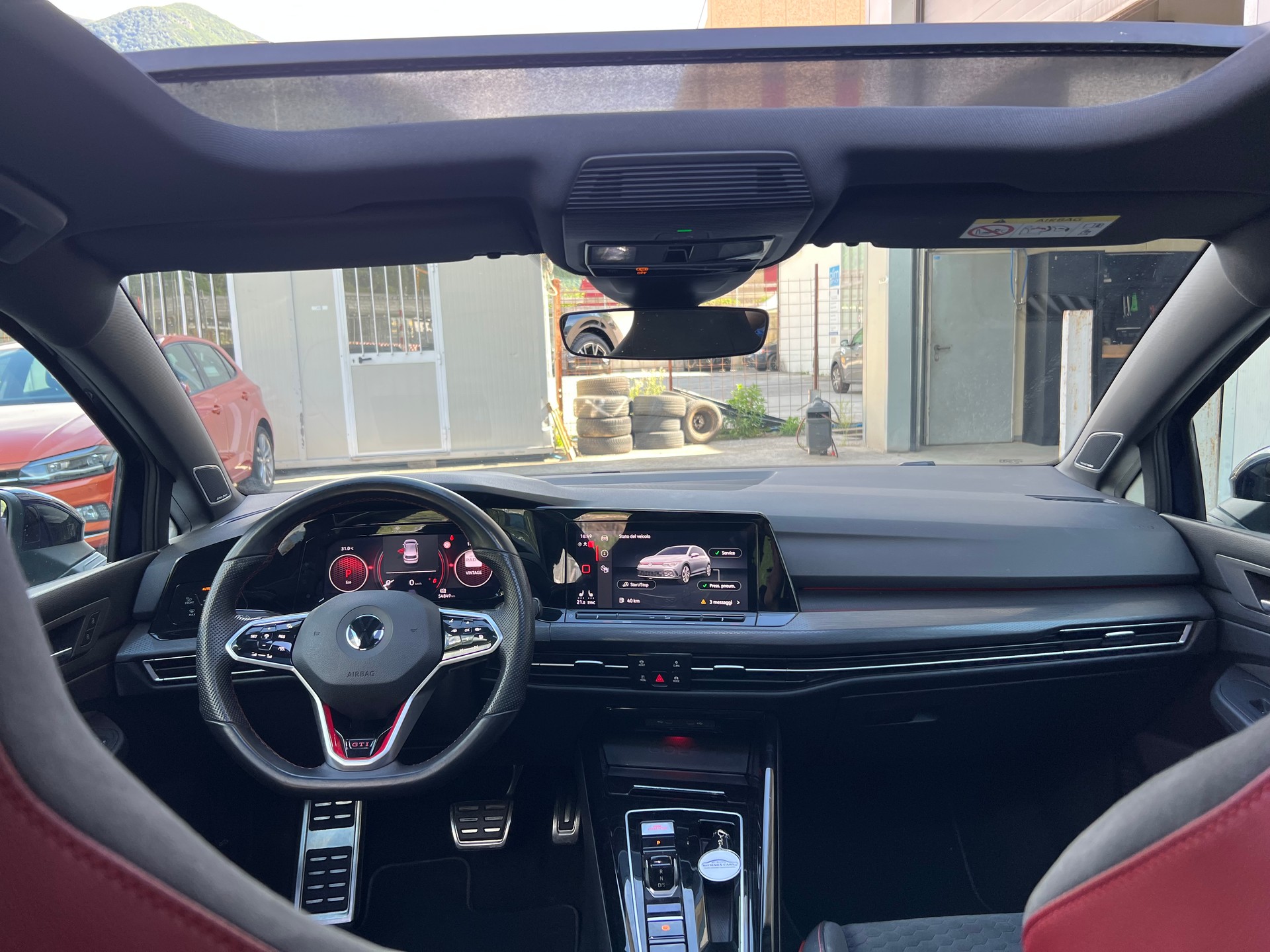 VW Golf 2.0 TSI GTI Clubsport DSG * Panorama * Head-up Display * IQ Light * Camera * Harman Kardon Audio *-image-11