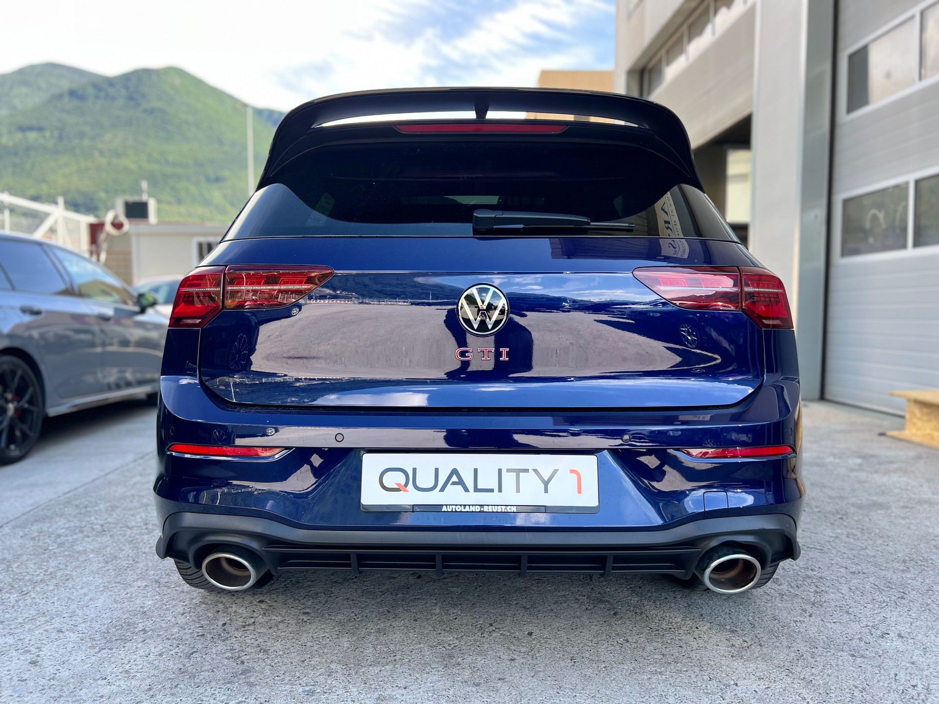 VW Golf 2.0 TSI GTI Clubsport DSG * Panorama * Head-up Display * IQ Light * Camera * Harman Kardon Audio *-image-4