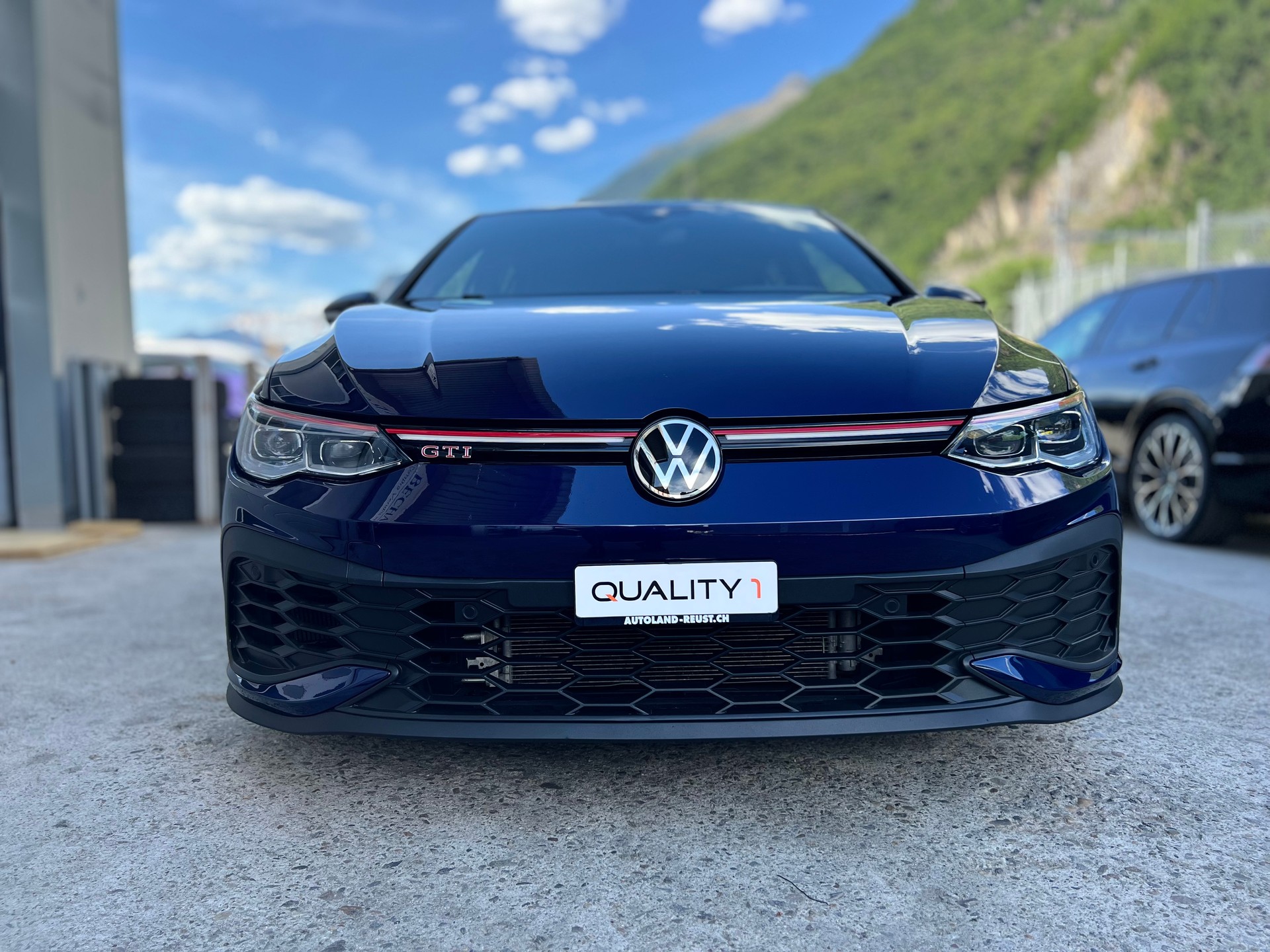 VW Golf 2.0 TSI GTI Clubsport DSG * Panorama * Head-up Display * IQ Light * Camera * Harman Kardon Audio *-image-1