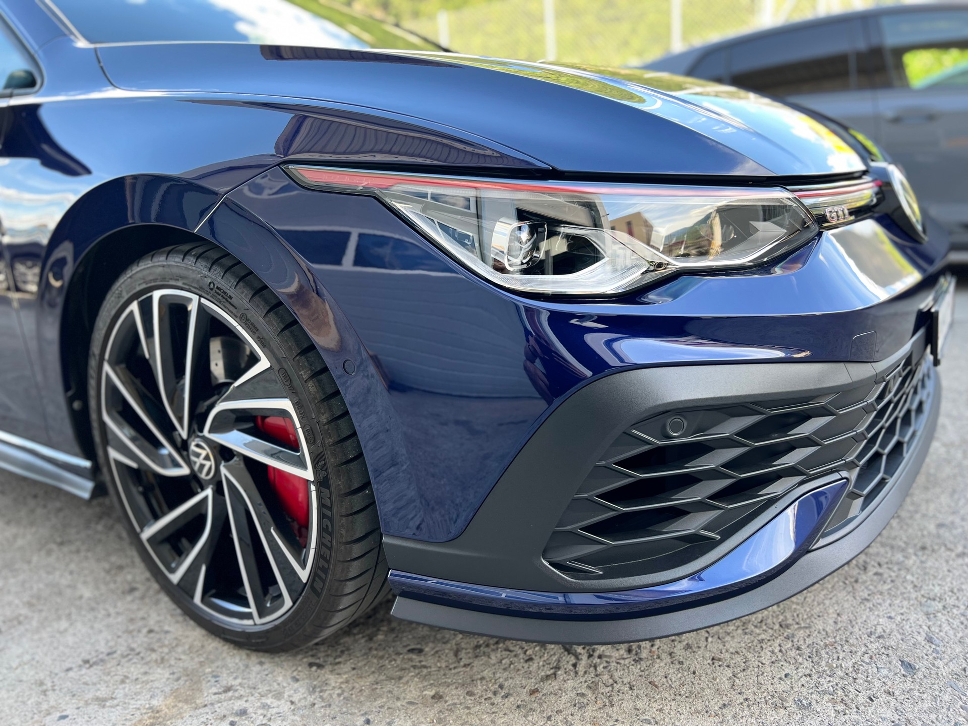 VW Golf 2.0 TSI GTI Clubsport DSG * Panorama * Head-up Display * IQ Light * Camera * Harman Kardon Audio *-image-6