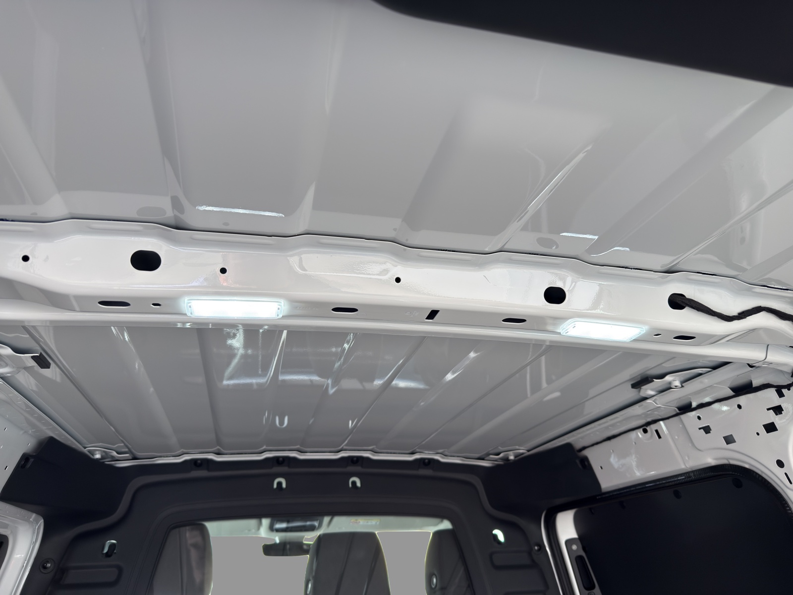 VW ID. Buzz Cargo Pro 4Motion-image-14