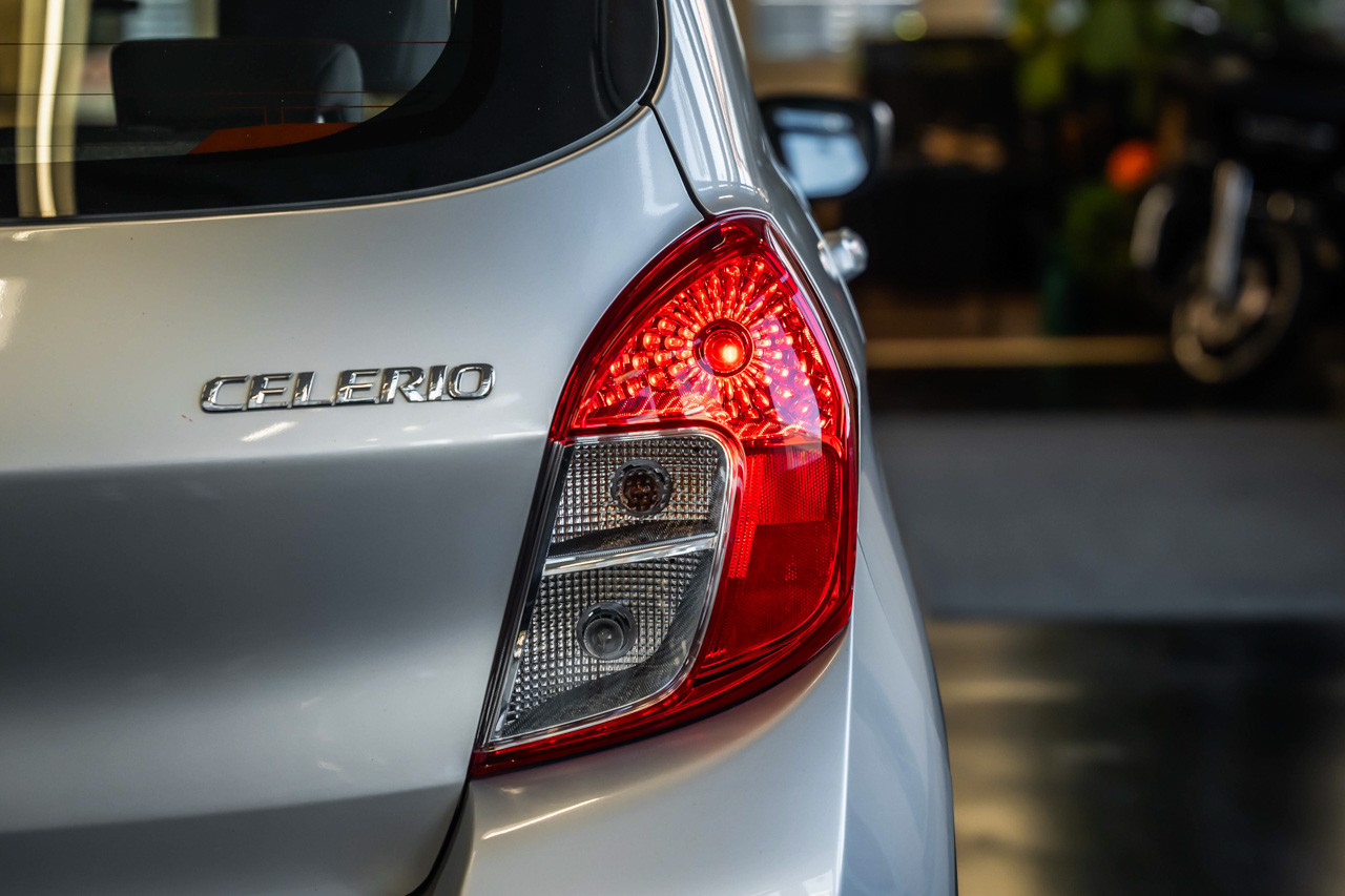 SUZUKI Celerio 1.0 Compact Top Swiss Edition-image-8