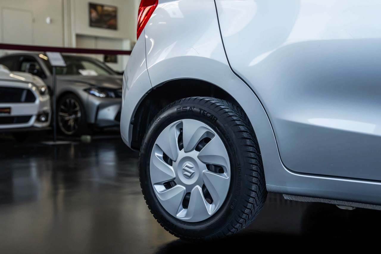 SUZUKI Celerio 1.0 Compact Top Swiss Edition-image-9