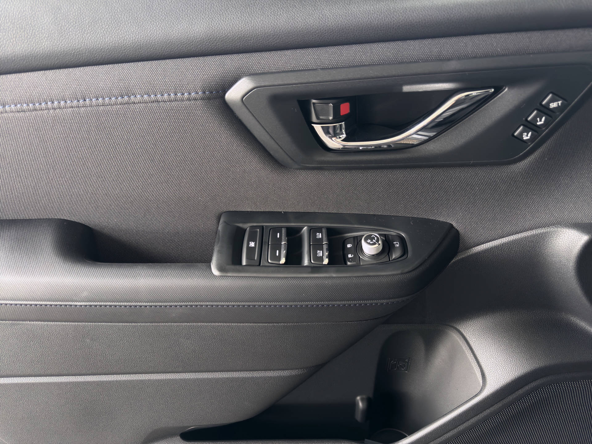 SUBARU Forester Station 2.0i e-Boxer Swiss Plus-image-13