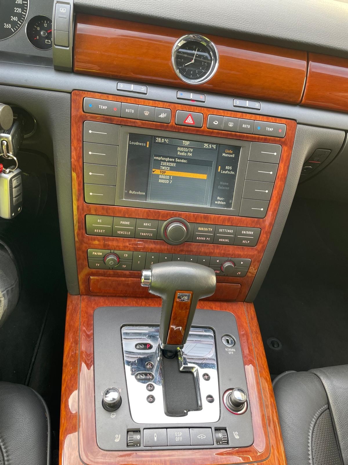 VW Phaeton L 3.2 V6 4Motion-image-8