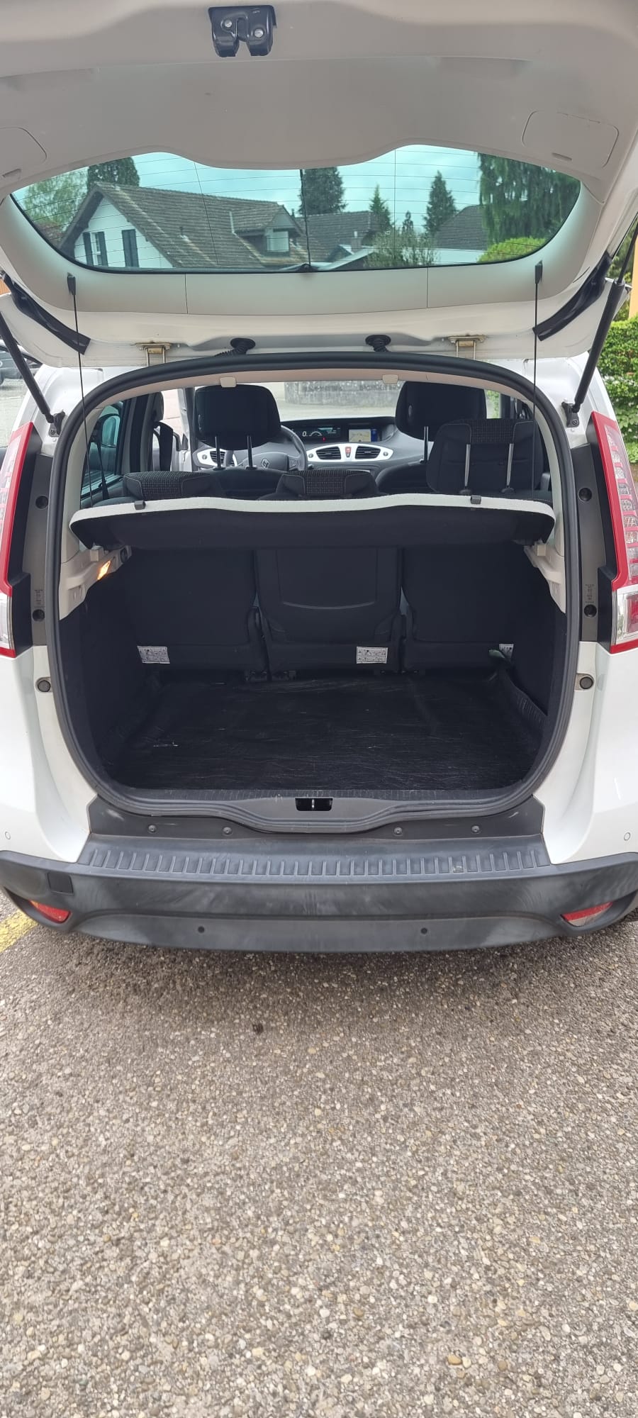 RENAULT Scénic 1.4 16V Turbo Privilège-image-5