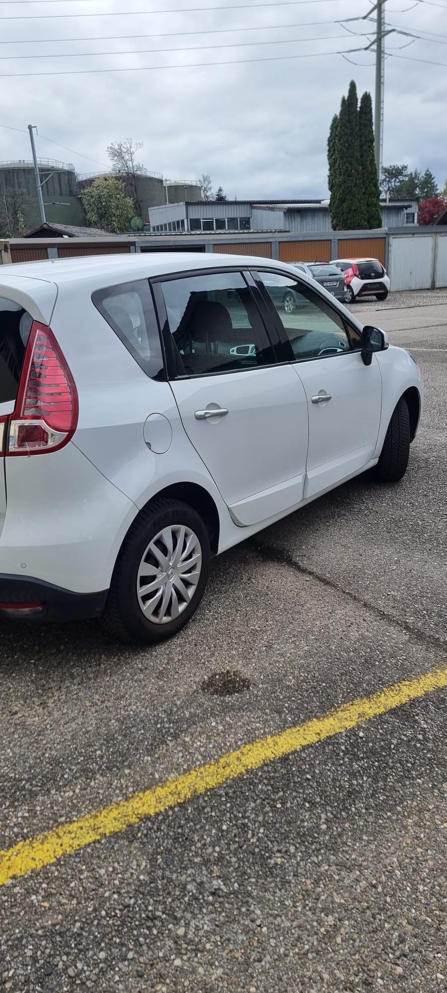 RENAULT Scénic 1.4 16V Turbo Privilège-image-3