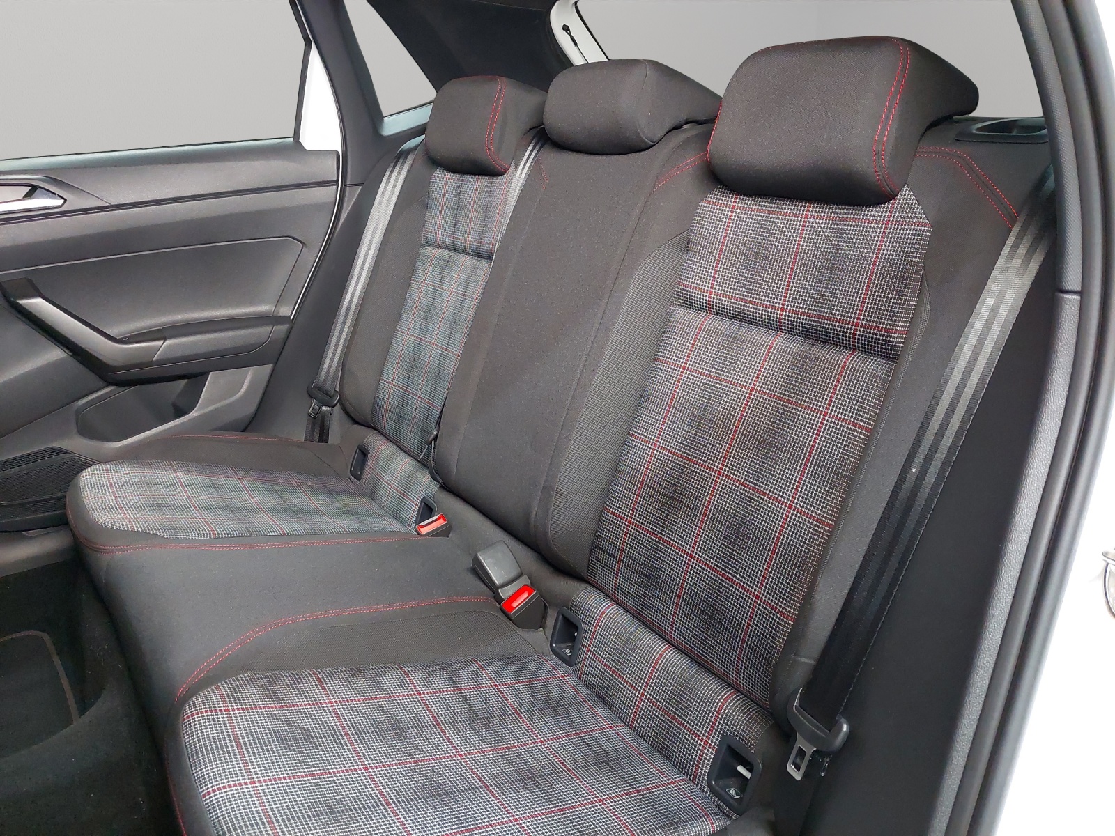 VW Polo 2.0 TSI GTI DSG-image-7