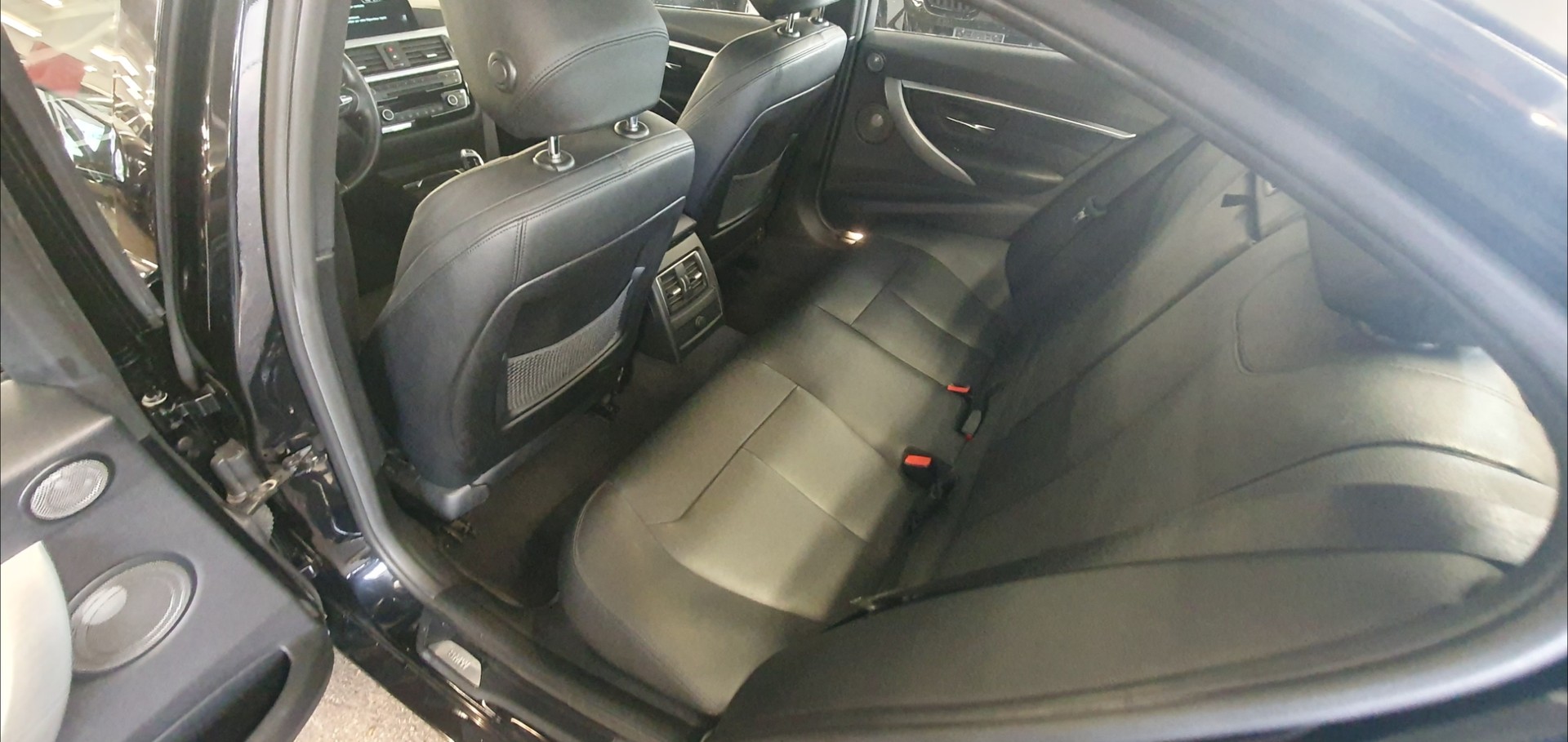 BMW 330e iPerformance M Sport Steptronic-image-13