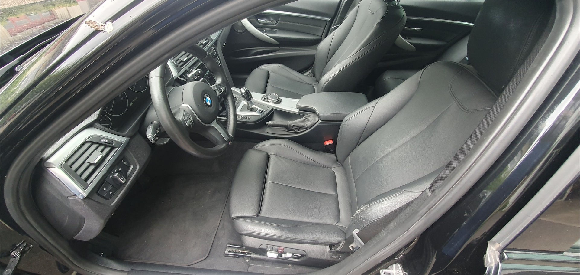 BMW 330e iPerformance M Sport Steptronic-image-7