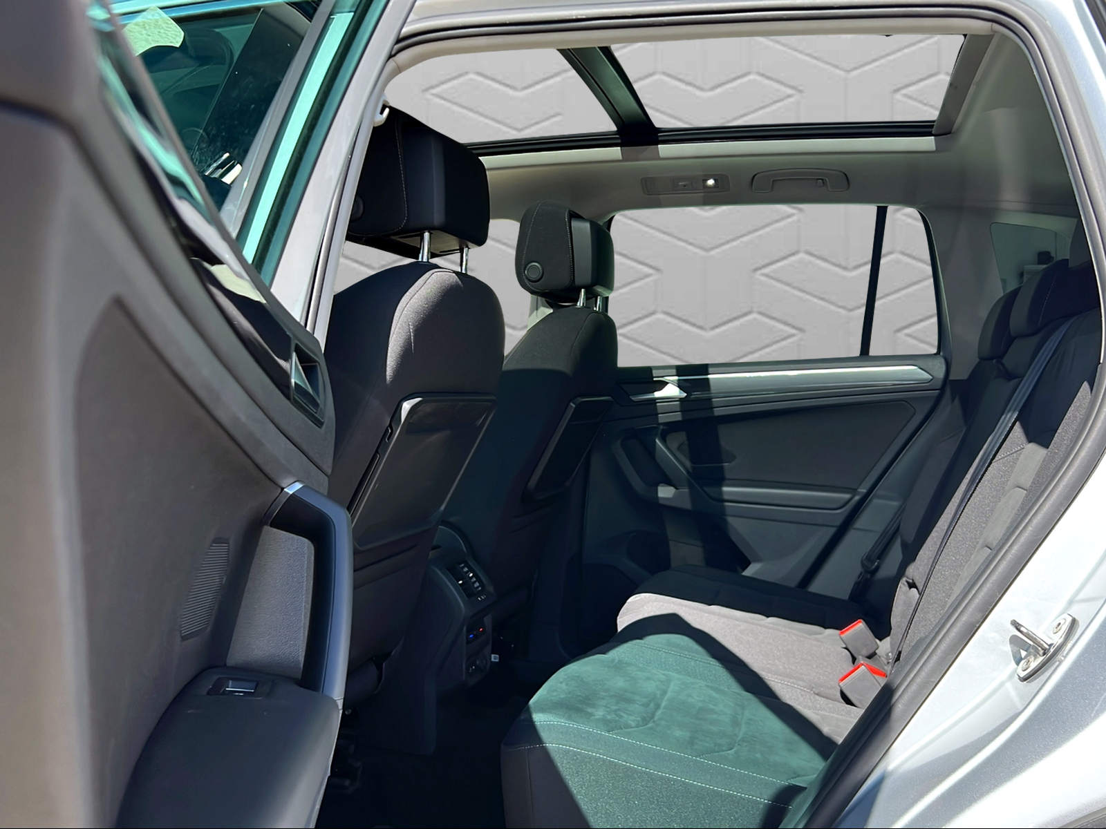 VW Tiguan 2.0TSI Highline 4Motion DSG-image-12