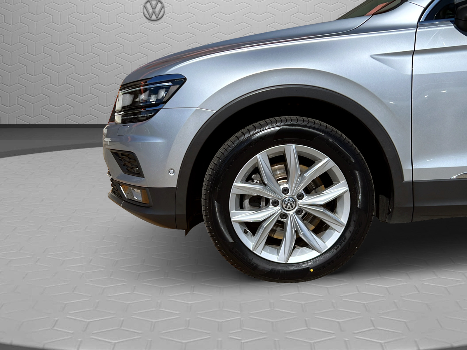 VW Tiguan 2.0TSI Highline 4Motion DSG-image-5