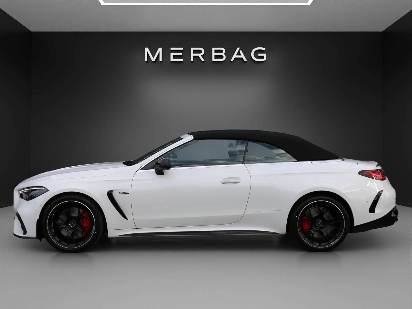 MERCEDES-BENZ AMG CLE 53 4MATIC+ Cabriolet-image-2