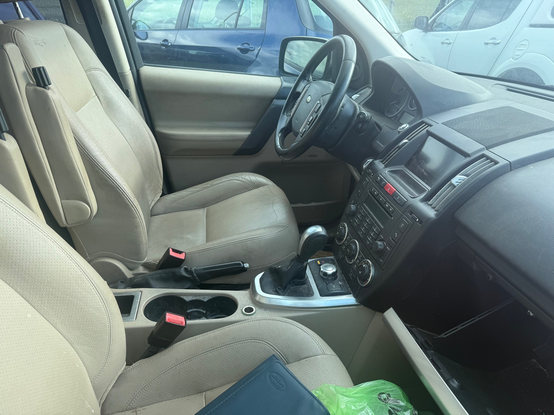 LAND ROVER Freelander 2.2 TD4 XS Automatic-image-3