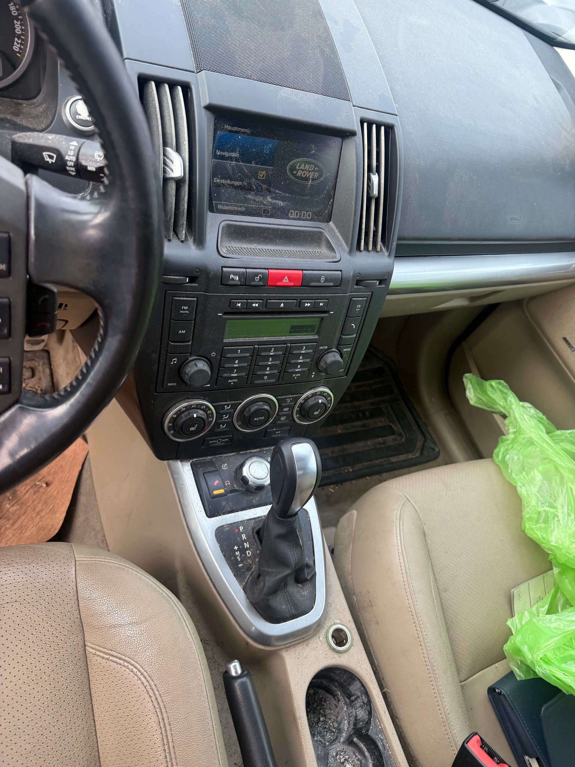 LAND ROVER Freelander 2.2 TD4 XS Automatic-image-6