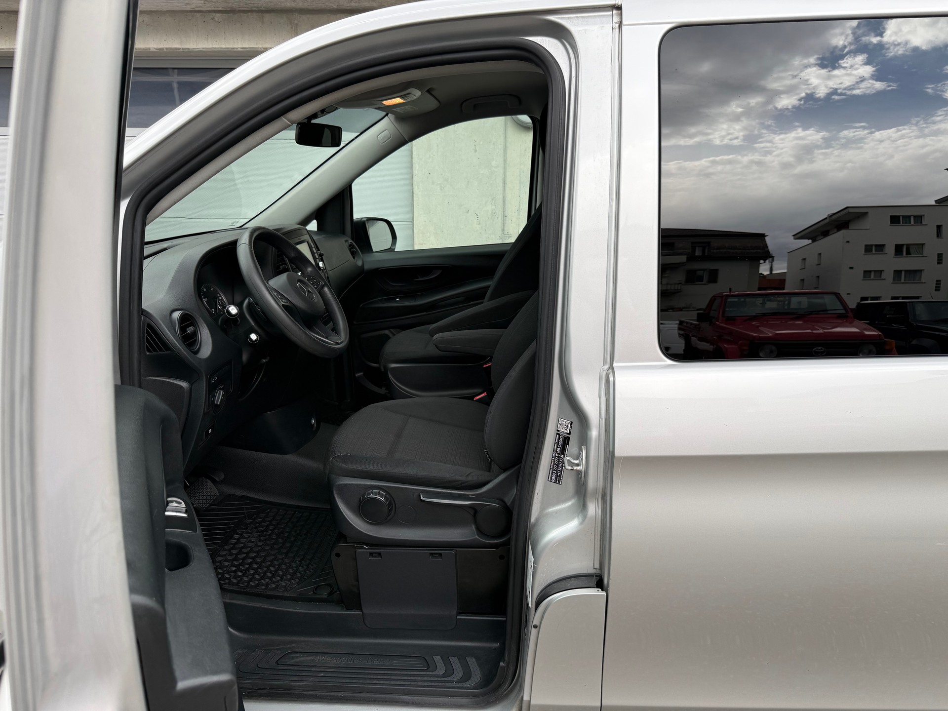 MERCEDES-BENZ Vito 116 BlueTec Tourer Pro 4Matic 7G-Tronic 5-Plätzer-image-9