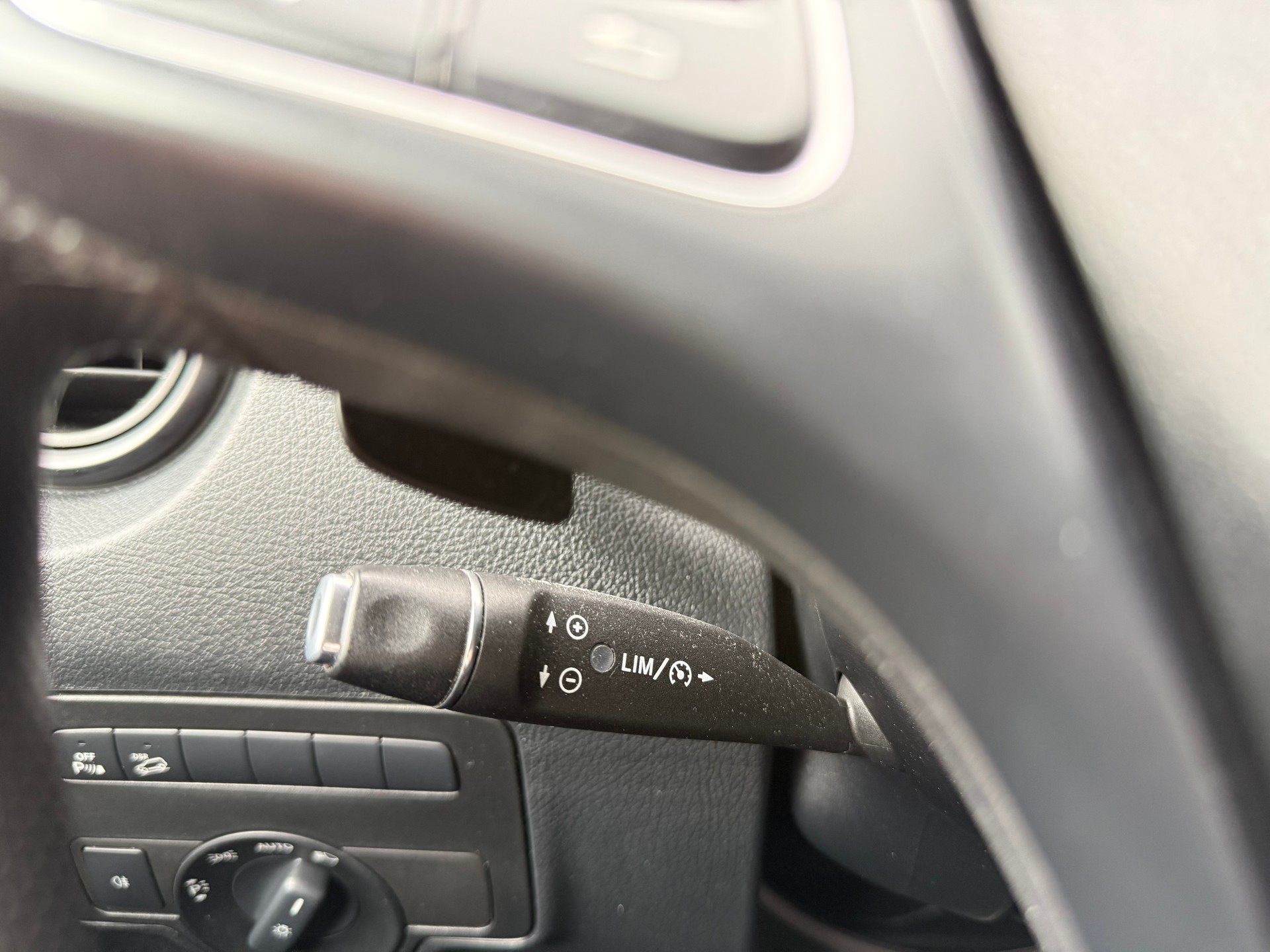MERCEDES-BENZ Vito 116 BlueTec Tourer Pro 4Matic 7G-Tronic 5-Plätzer-image-14
