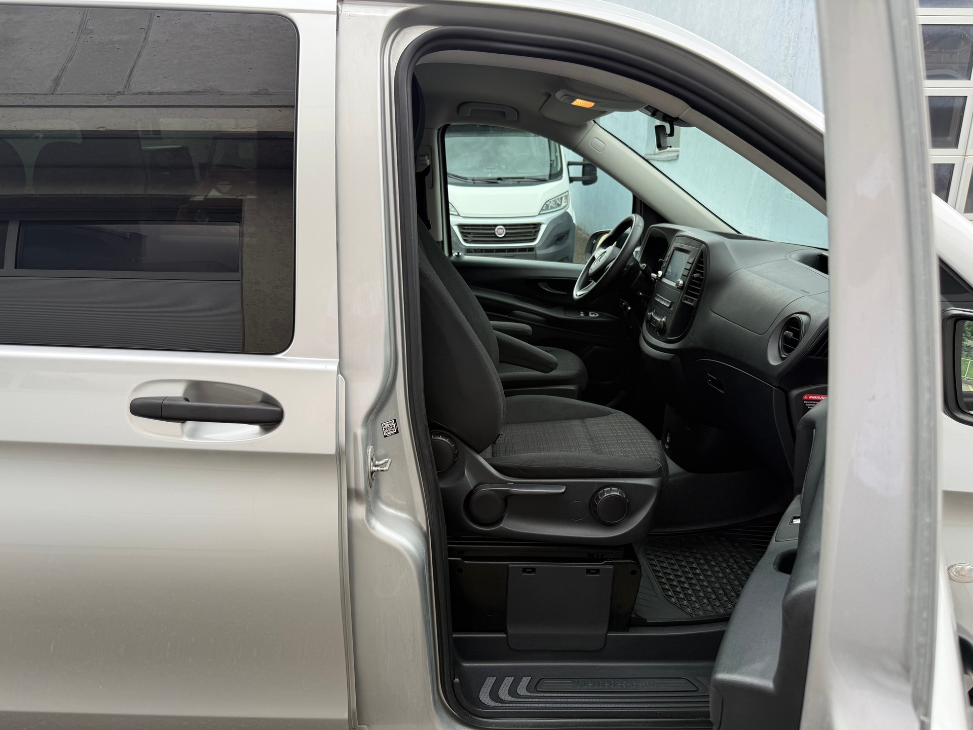 MERCEDES-BENZ Vito 116 BlueTec Tourer Pro 4Matic 7G-Tronic 5-Plätzer-image-11