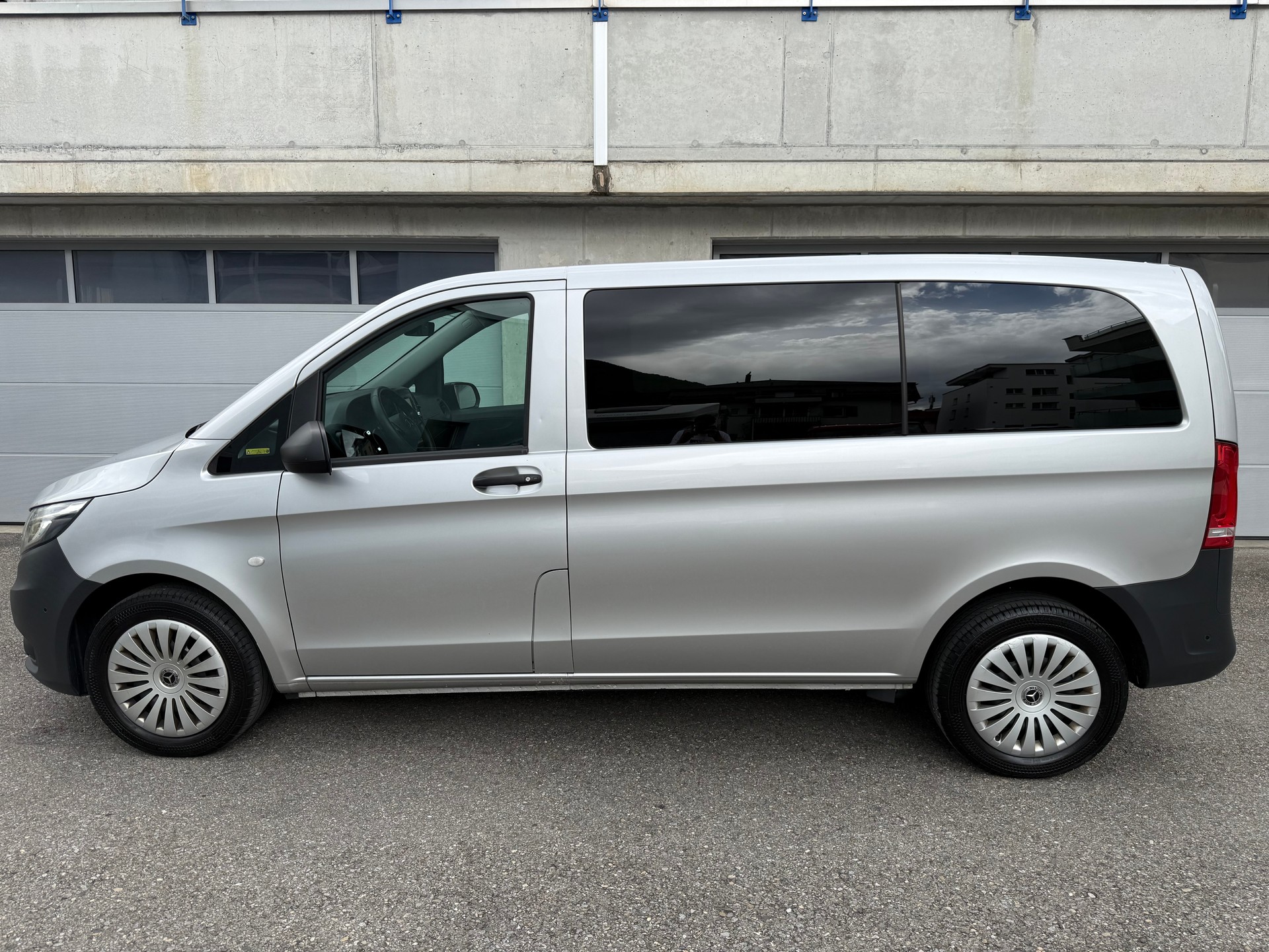 MERCEDES-BENZ Vito 116 BlueTec Tourer Pro 4Matic 7G-Tronic 5-Plätzer-image-6
