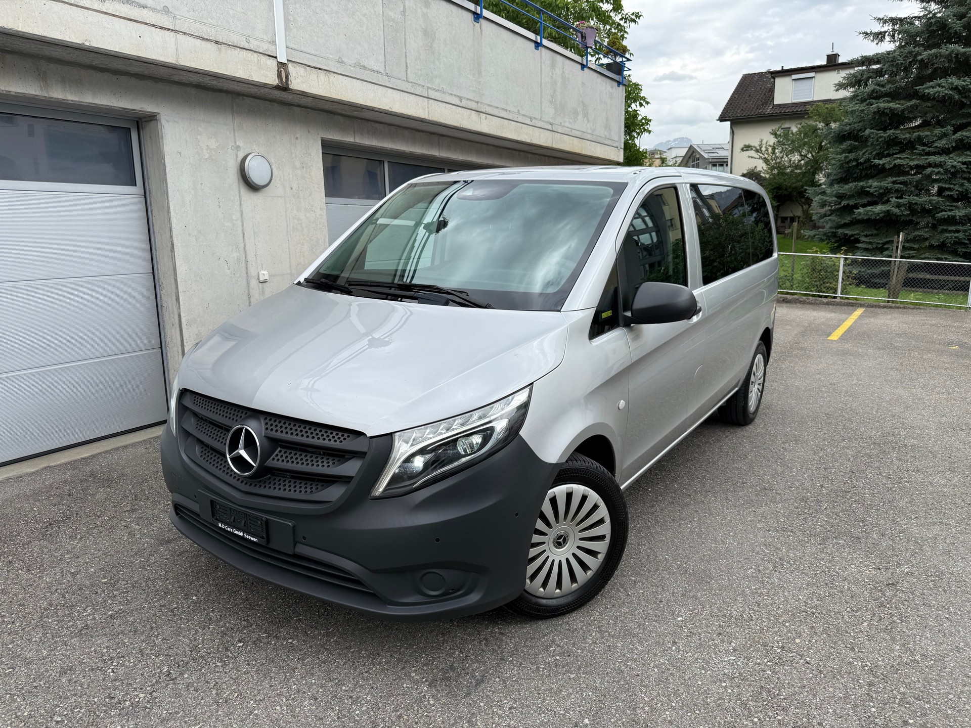 MERCEDES-BENZ Vito 116 BlueTec Tourer Pro 4Matic 7G-Tronic 5-Plätzer-image-0