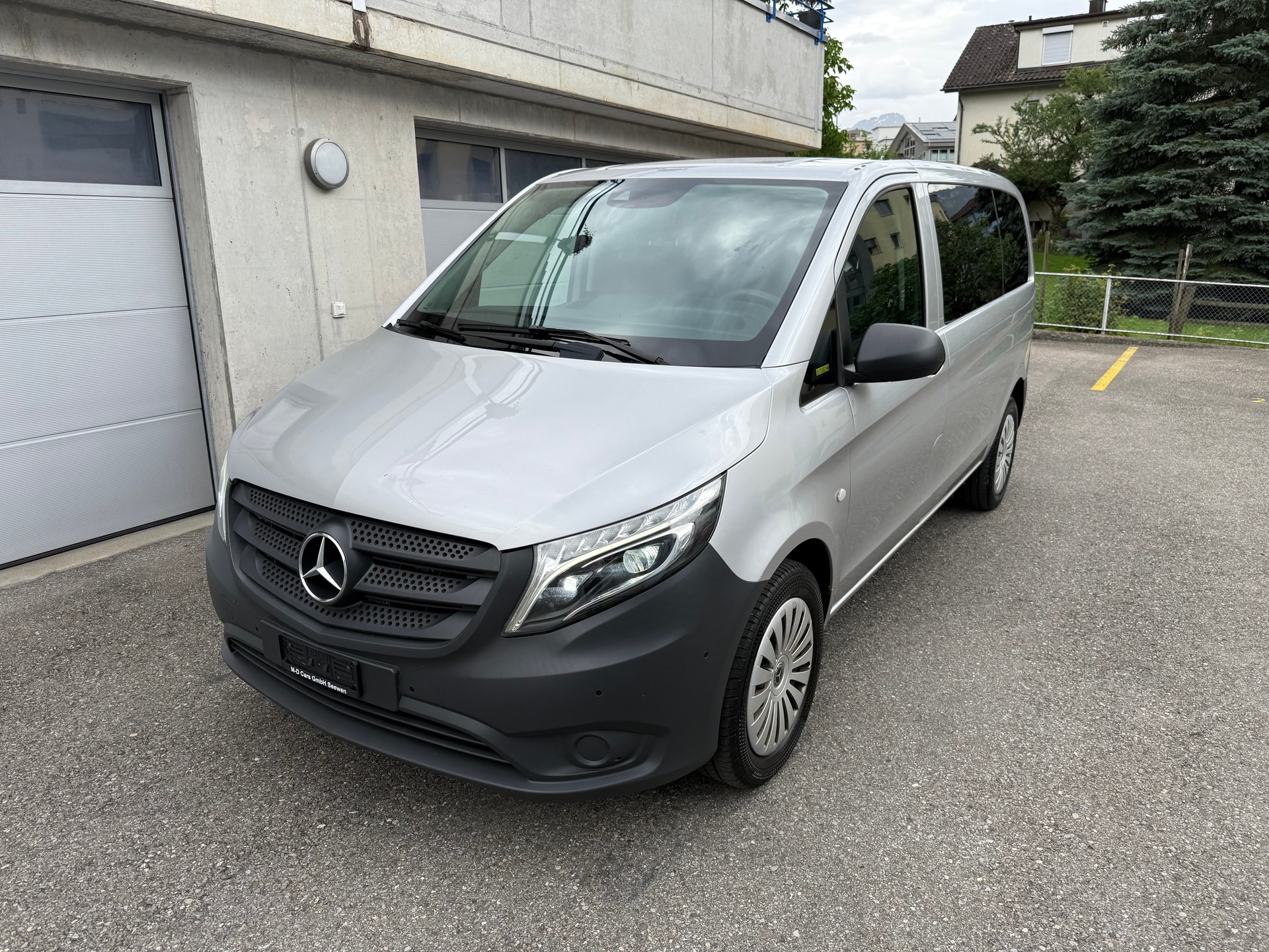 MERCEDES-BENZ Vito 116 BlueTec Tourer Pro 4Matic 7G-Tronic 5-Plätzer-image-7